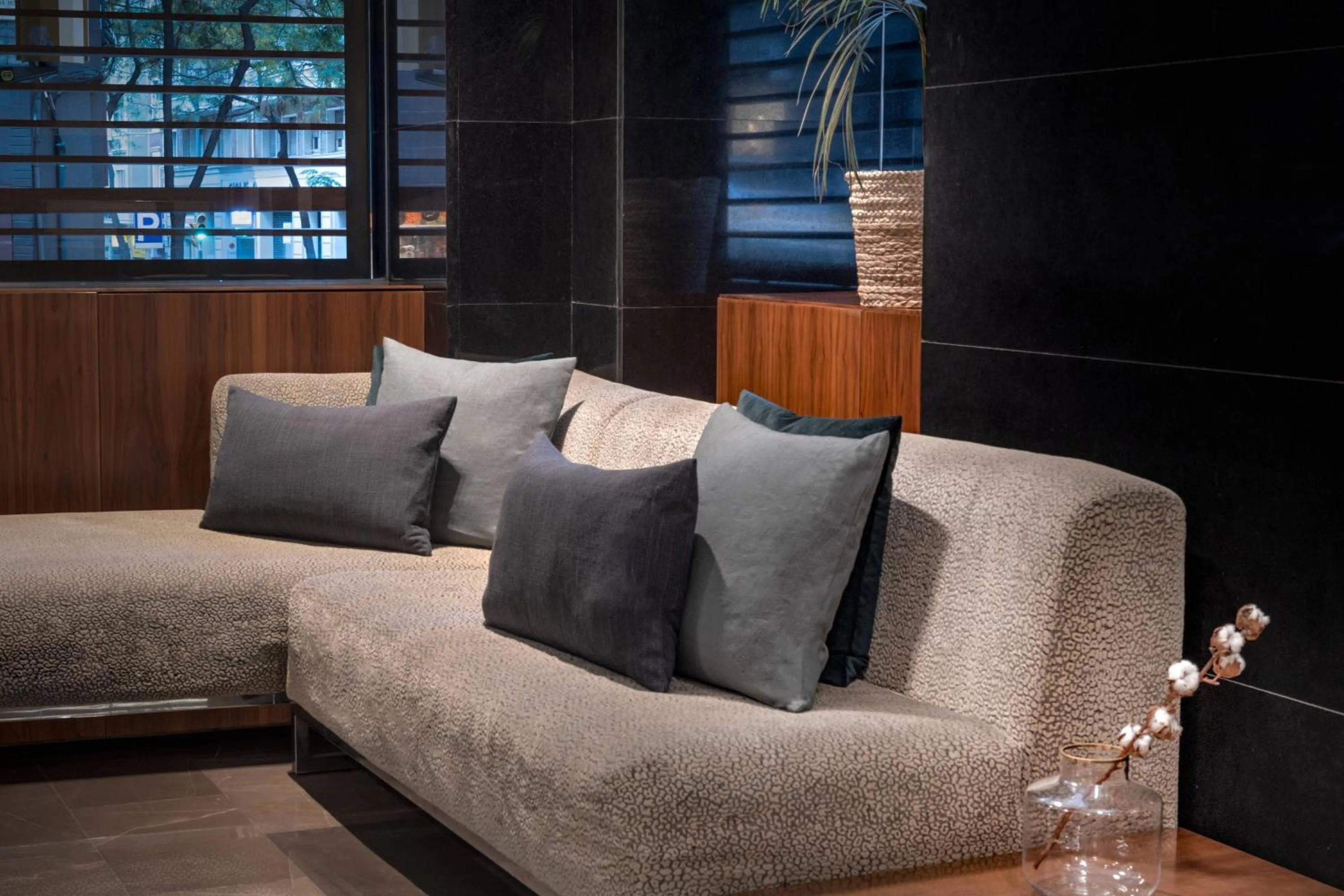 Lobby or reception in AC Hotel Irla by Marriott