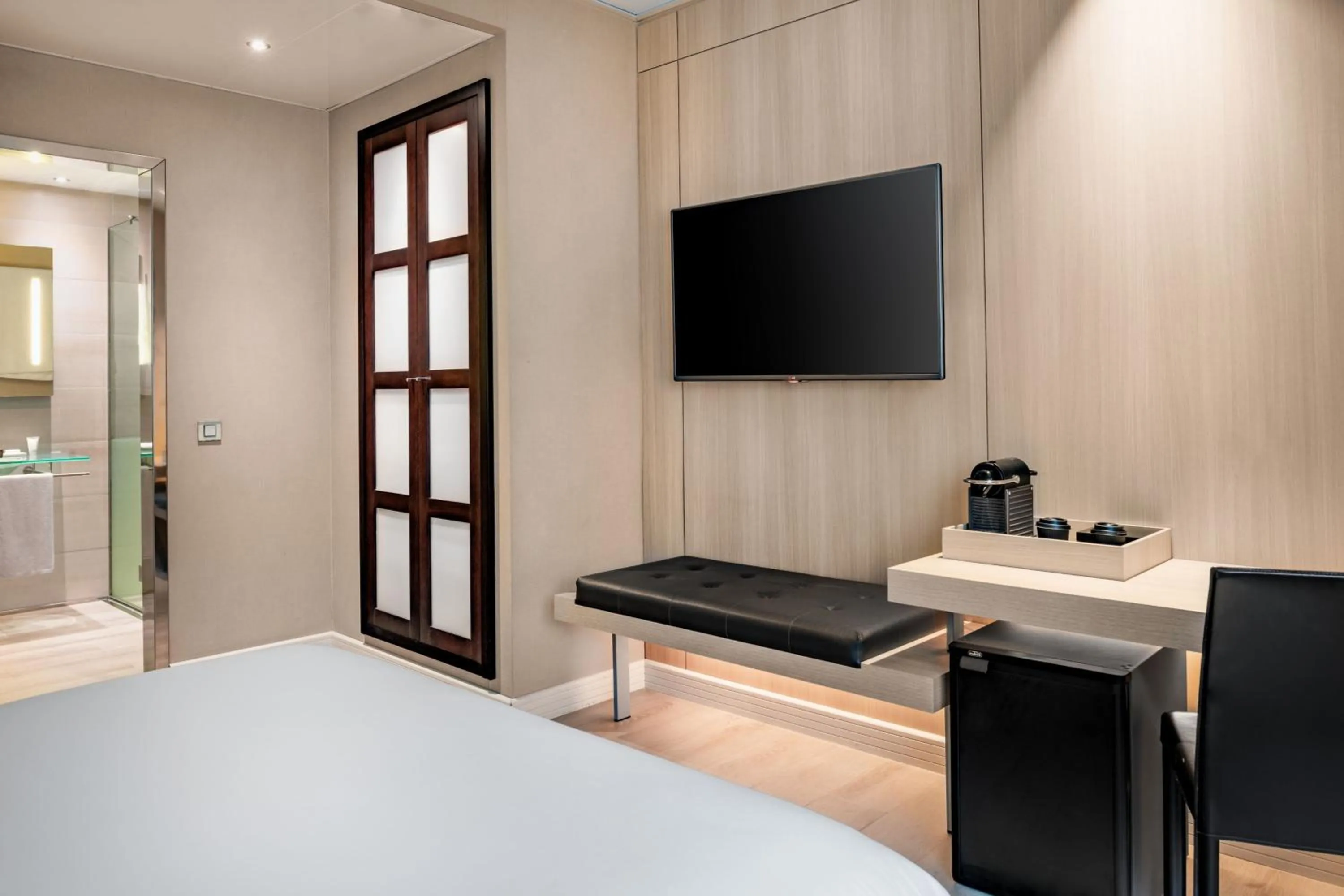 Photo of the whole room, Bed in AC Hotel Irla by Marriott