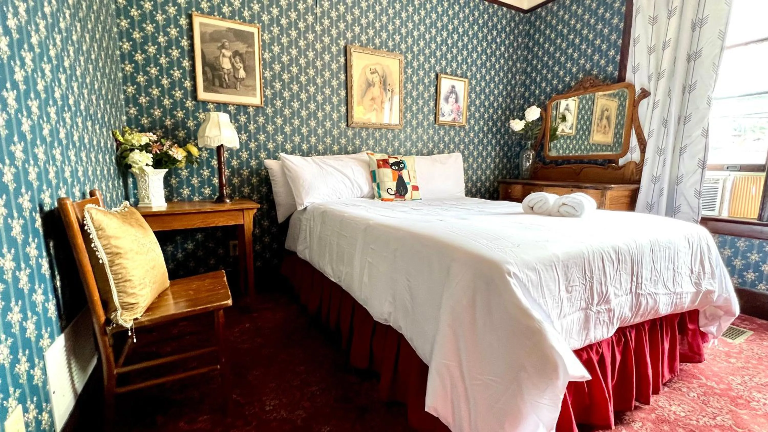 Bed in Hotel La More at The Bisbee Inn