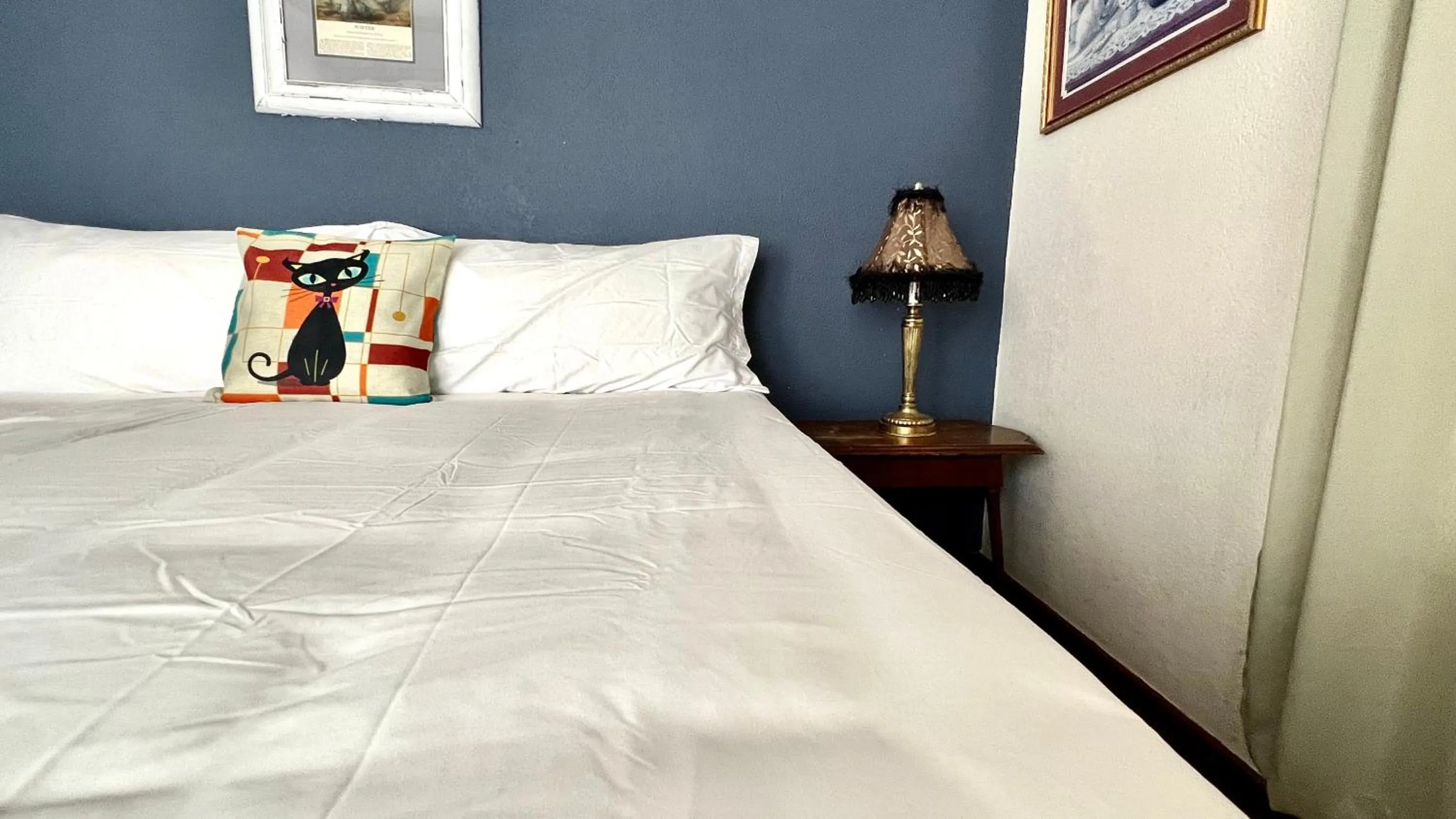 Bed in Hotel La More at The Bisbee Inn