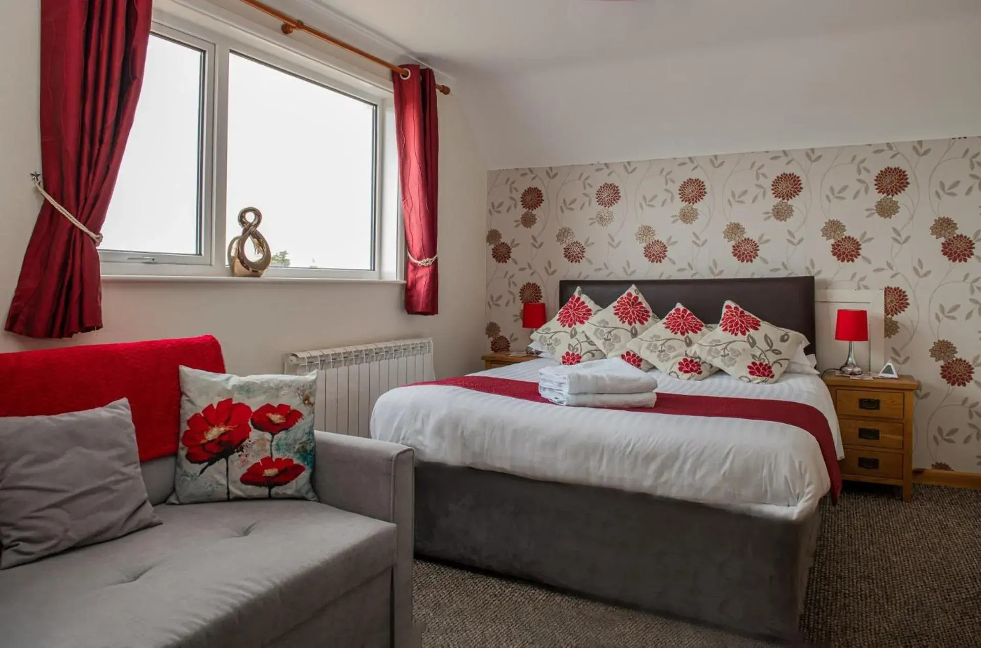 Bedroom, Bed in Trevarrian Lodge Bedroom, Bed in Trevarrian Lodge