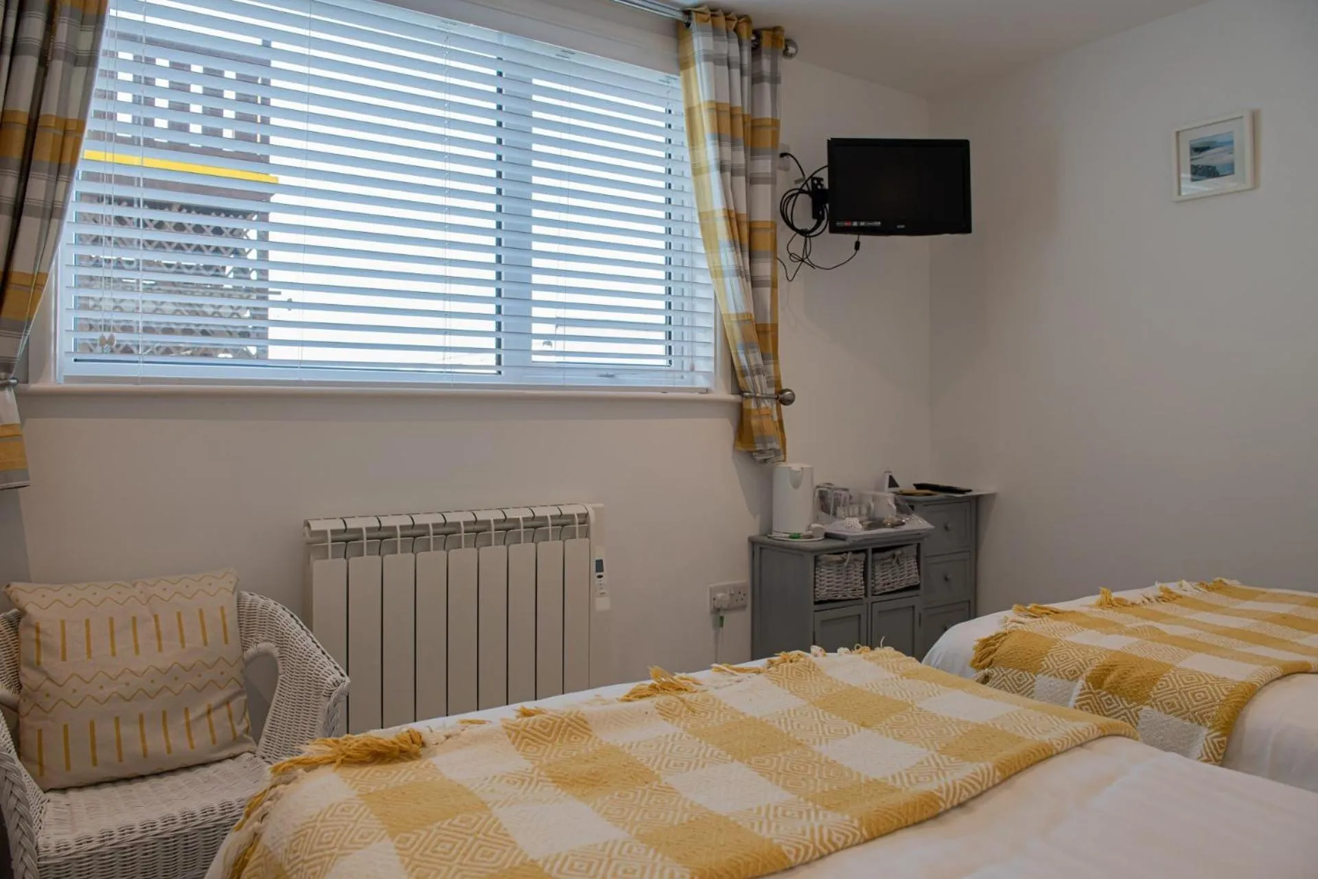 Bedroom, Bed in Trevarrian Lodge