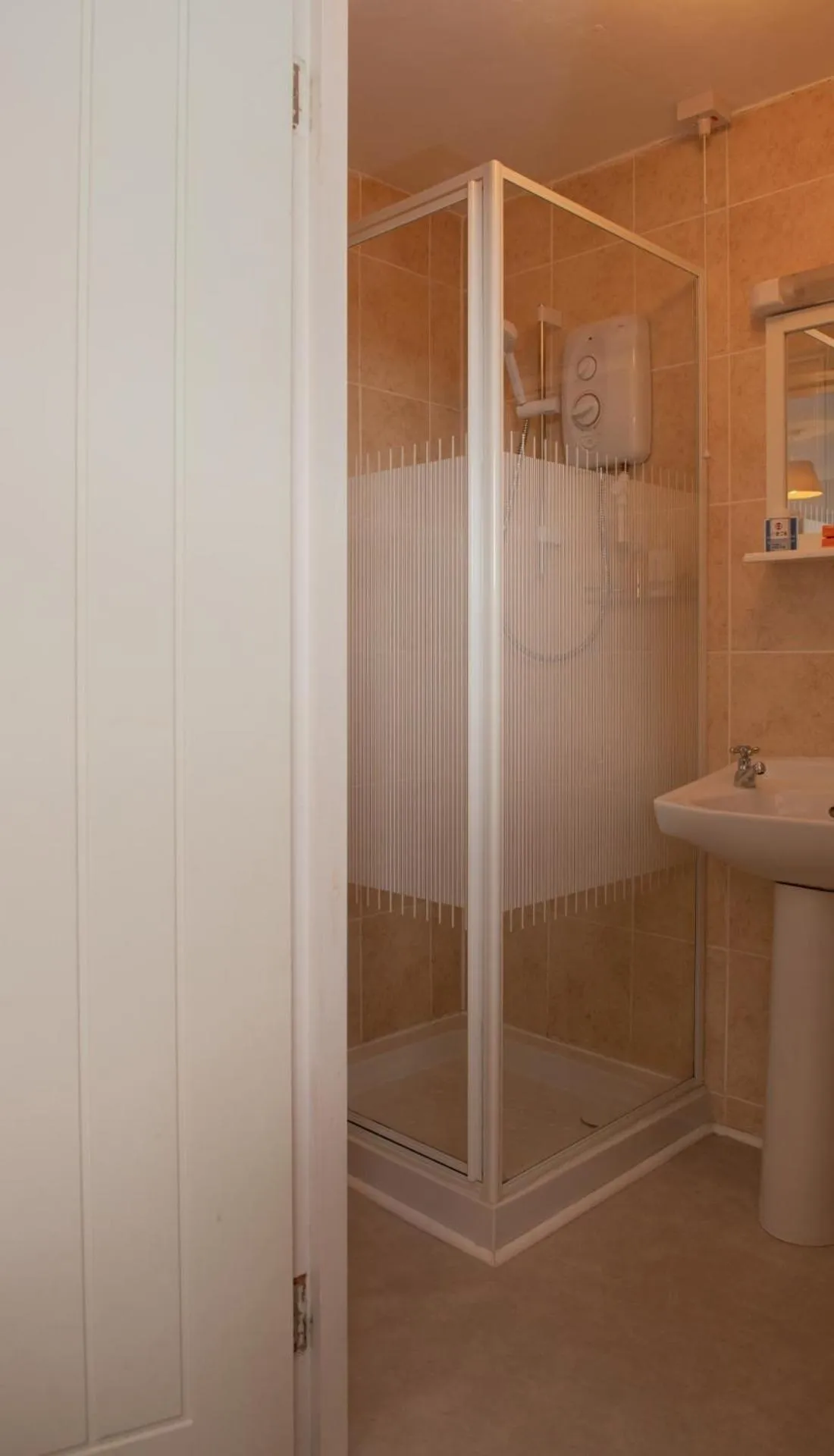 Bathroom in Trevarrian Lodge