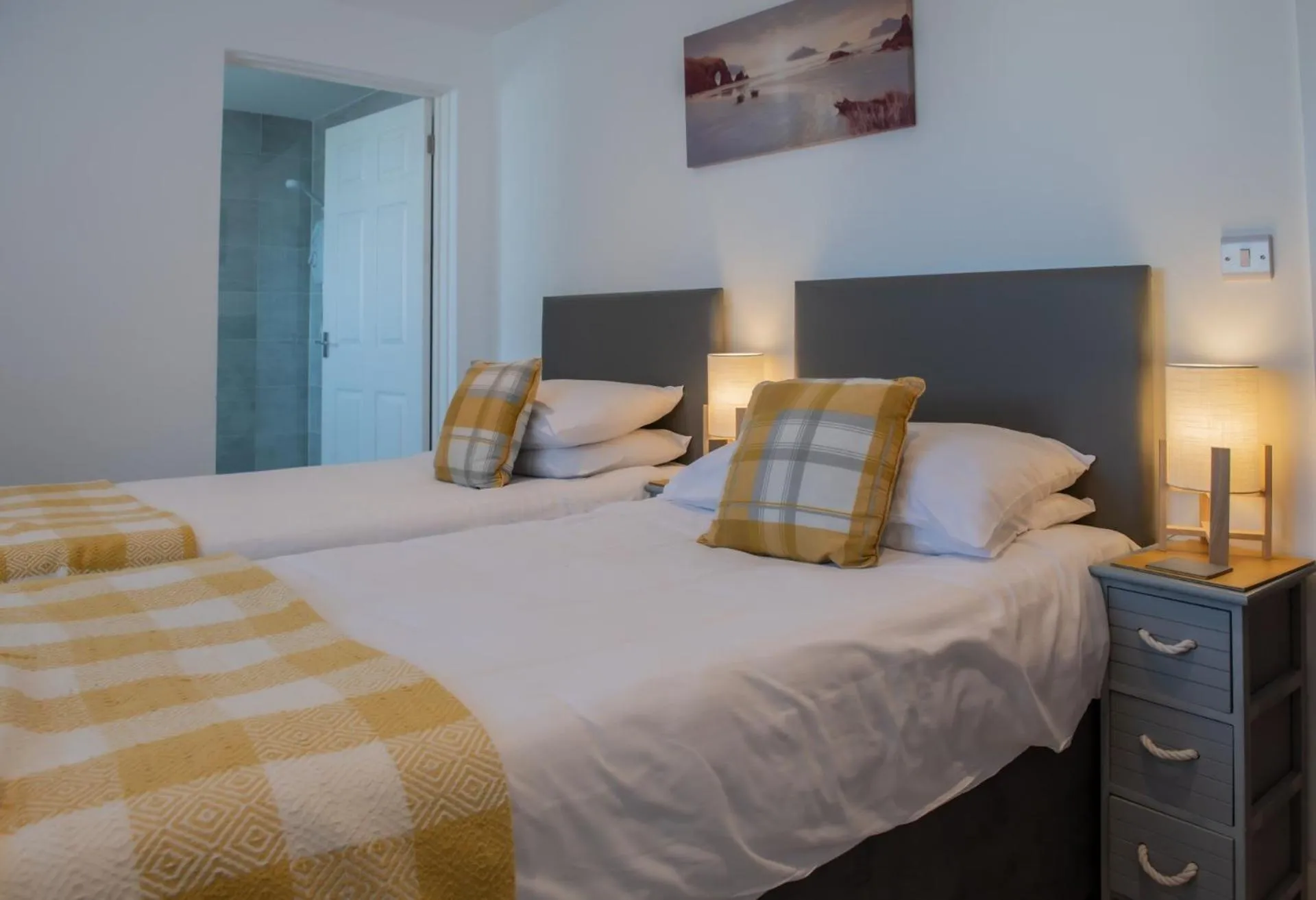 Bedroom, Bed in Trevarrian Lodge