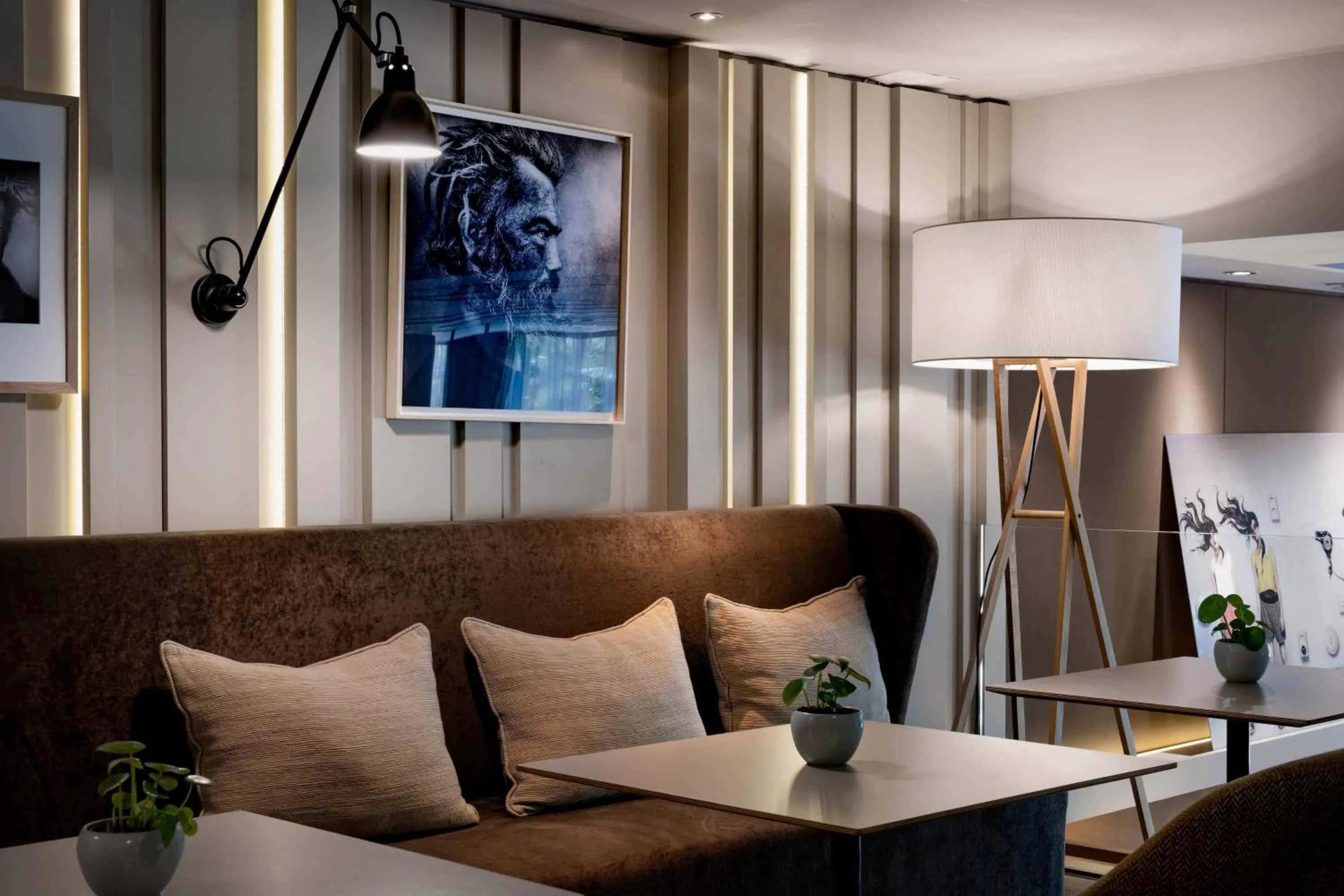 Lounge or bar in AC Hotel Málaga Palacio by Marriott