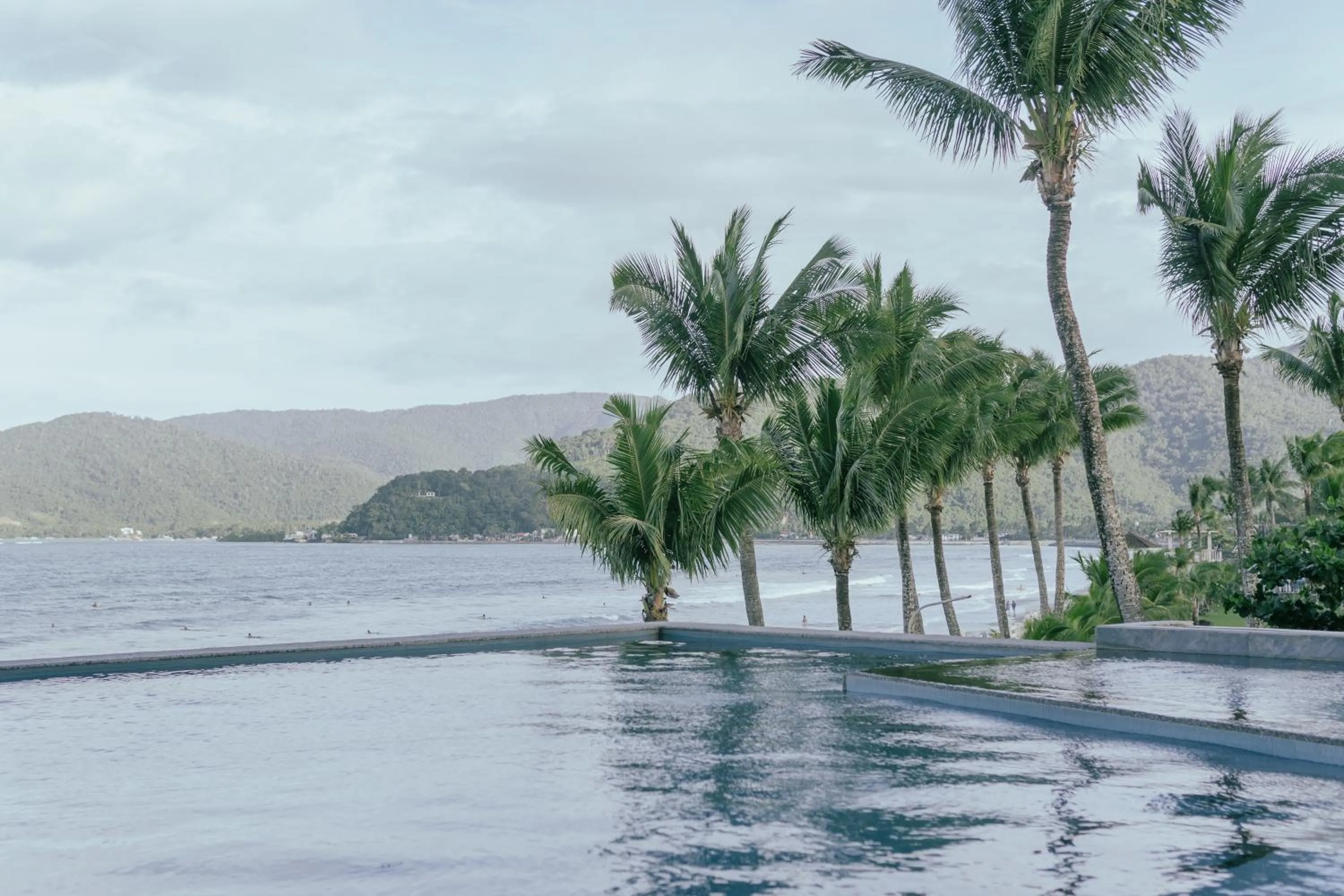 Swimming pool in Bay's Inn Resort
