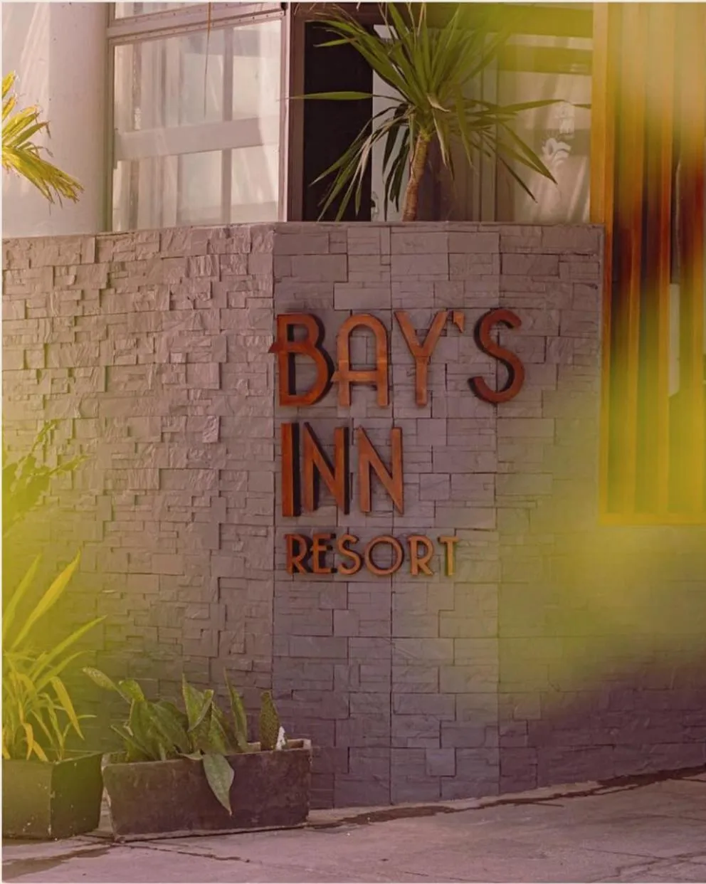 Property logo or sign in Bay's Inn Resort