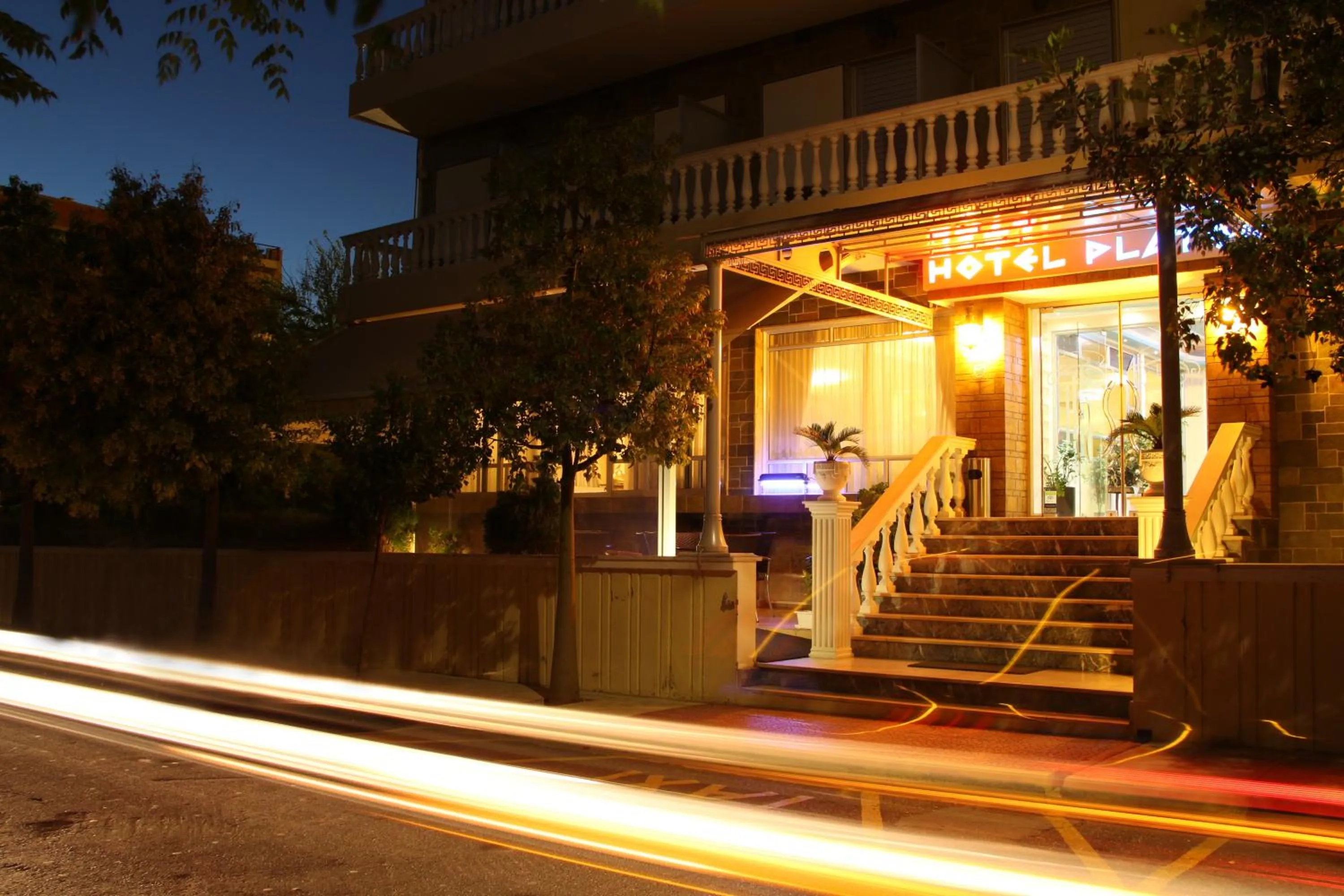 Facade/entrance in Hotel Platon