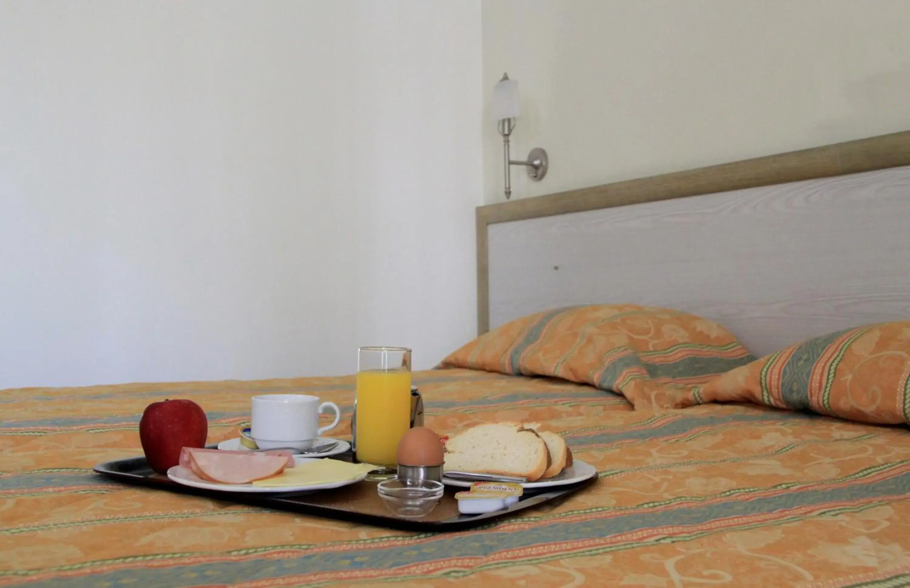 Superior Twin Room - single occupancy in Hotel Platon Superior Twin Room - single occupancy in Hotel Platon