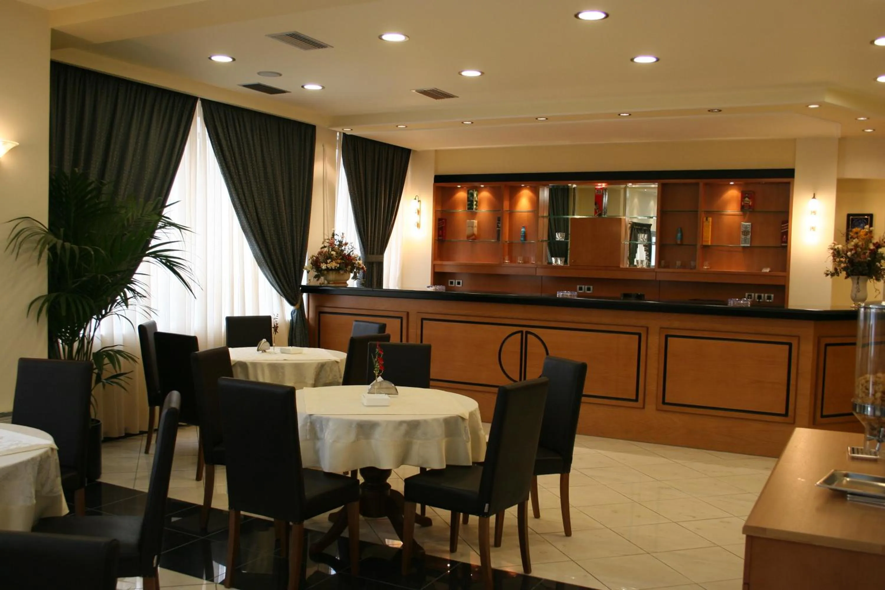 Lounge or bar in Hotel Platon