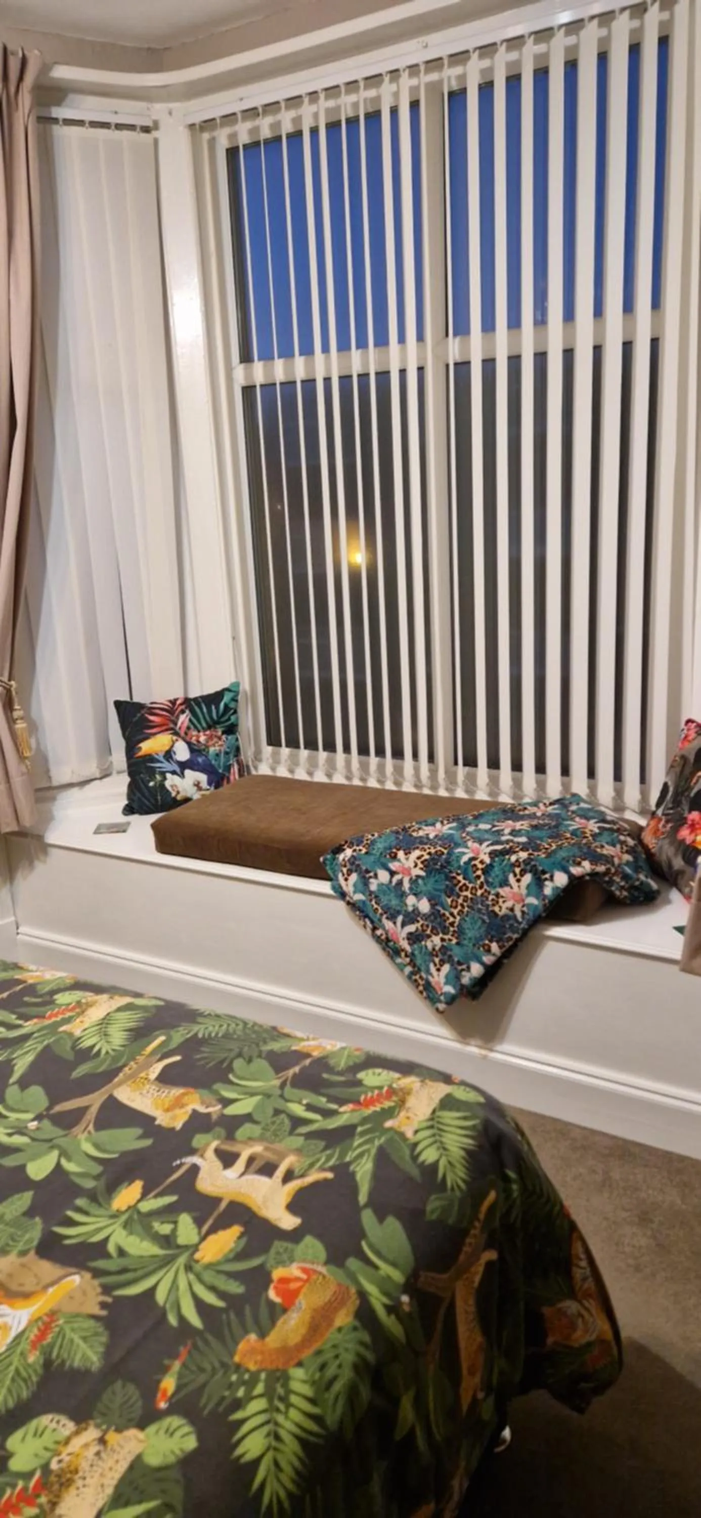 Seating area, Bed in The Dudley Hotel