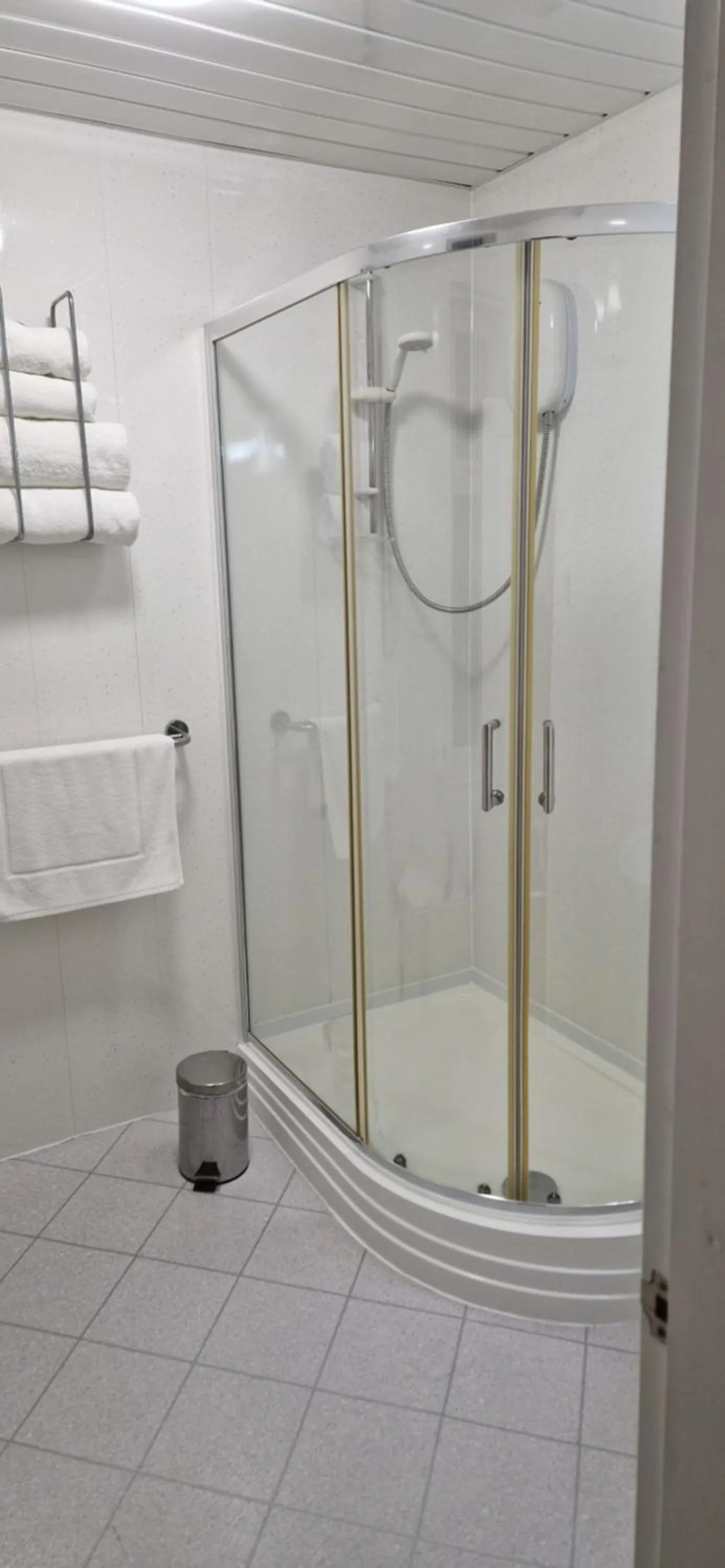 Shower in The Dudley Hotel