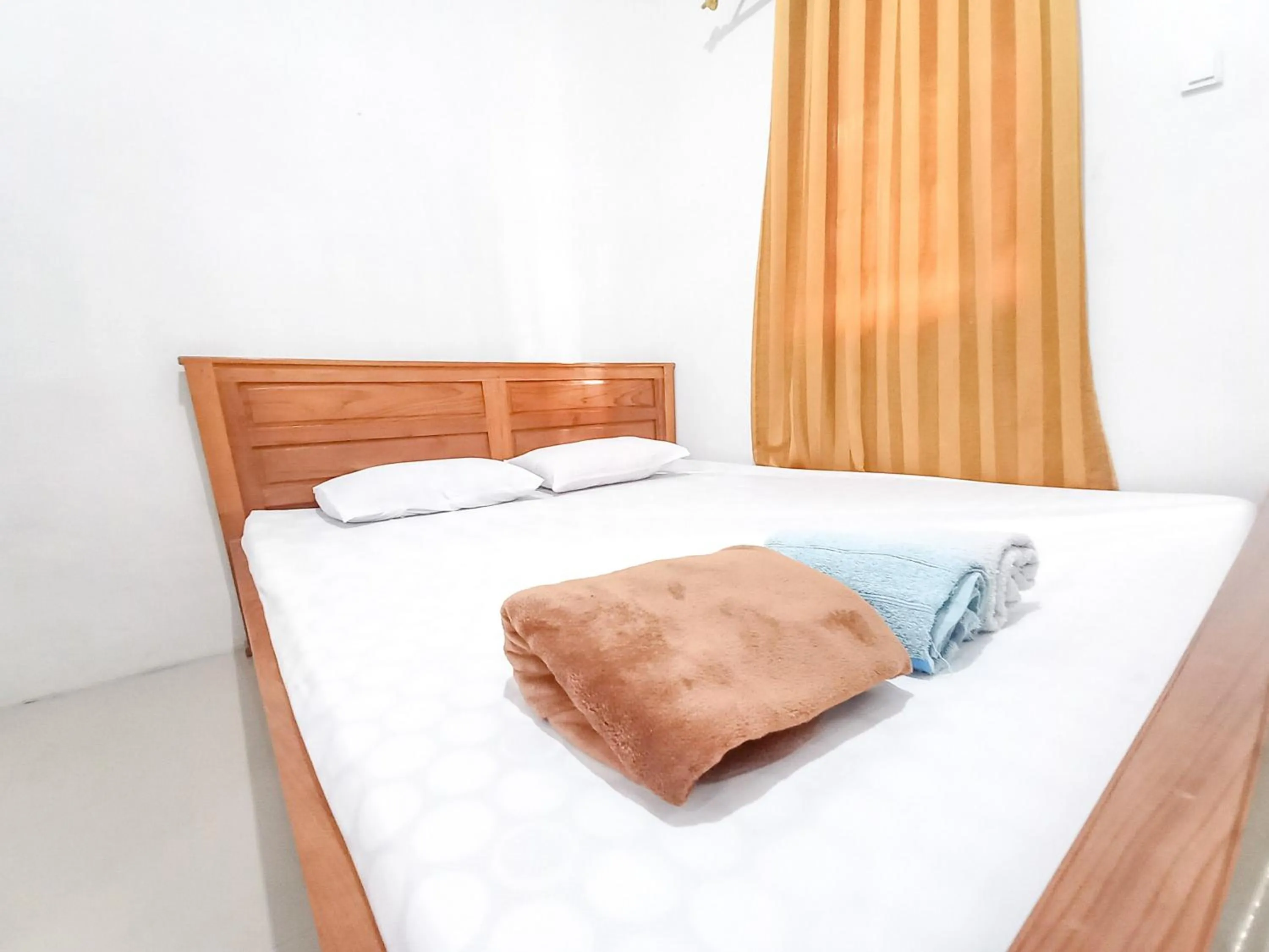 Bedroom, Bed in Alif House Syariah Redpartner near Taman Dayu Pandaan