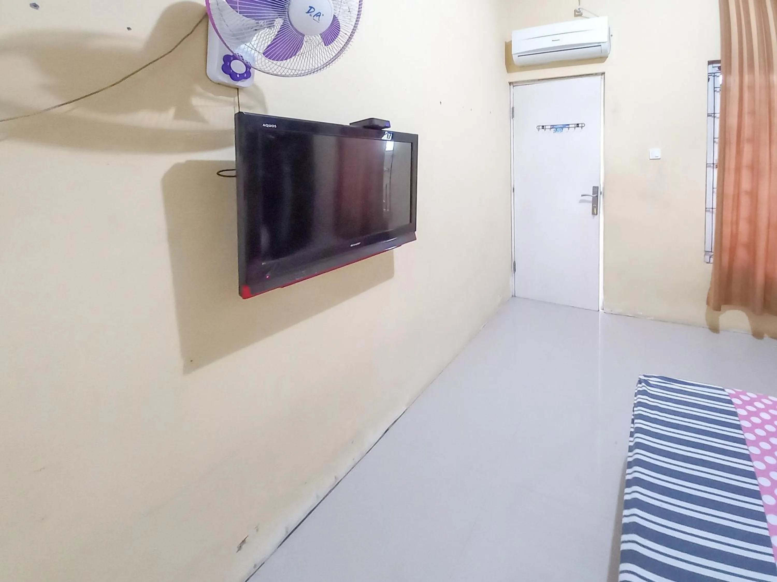 Bedroom in Alif House Syariah Redpartner near Taman Dayu Pandaan