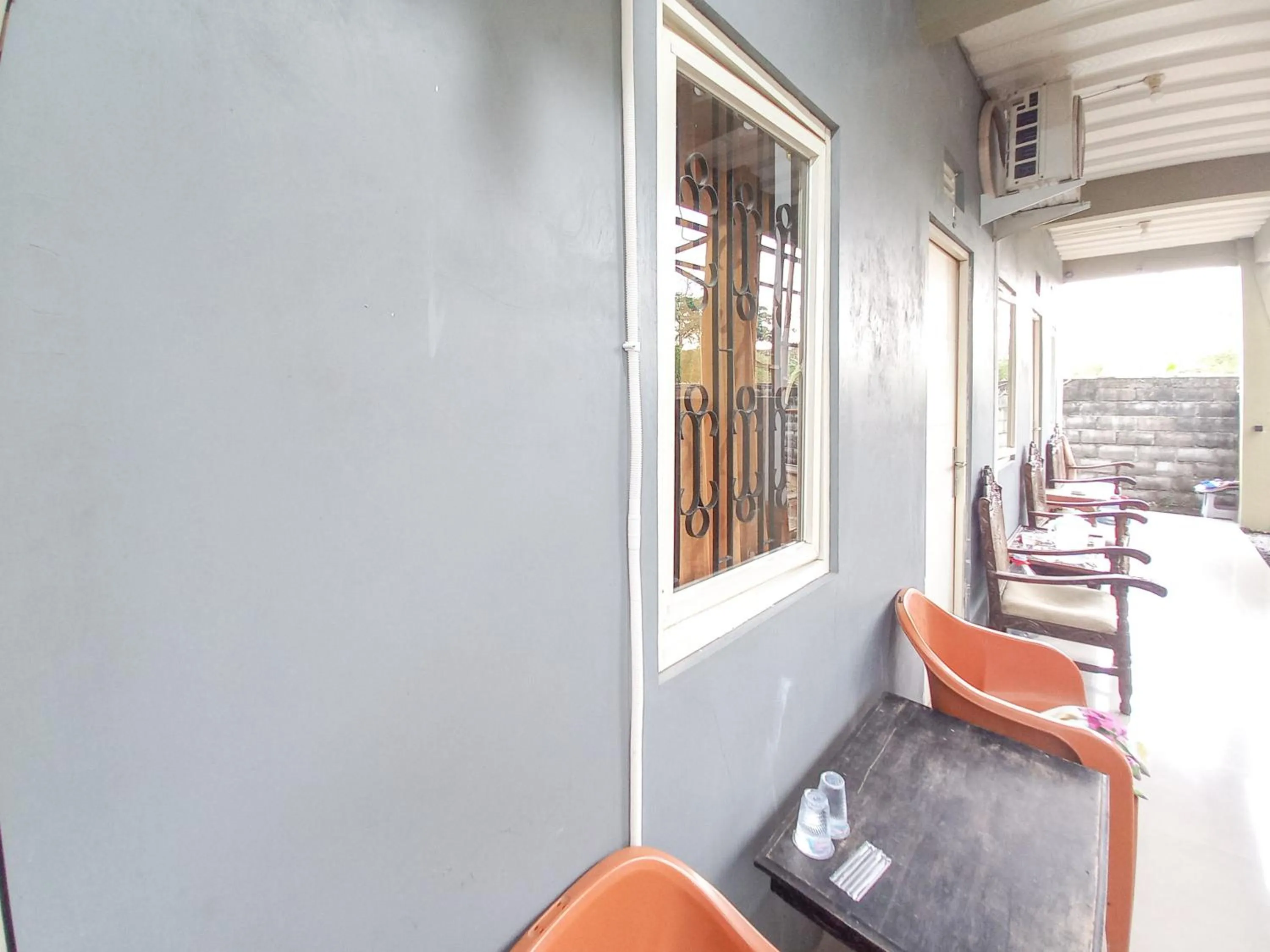 Seating area in Alif House Syariah Redpartner near Taman Dayu Pandaan