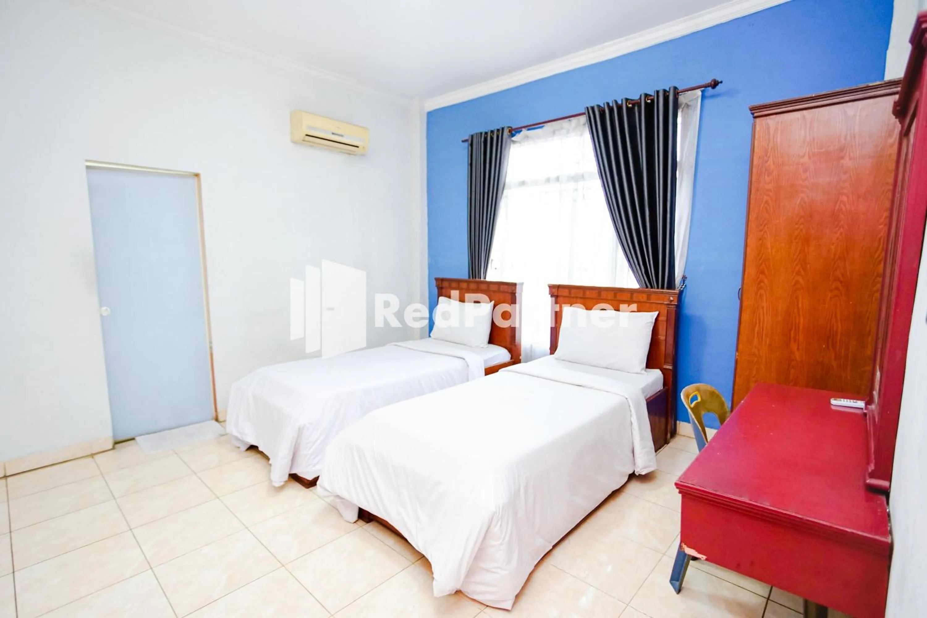 Bed in Hotel Serena Anggrek near Manhattan Times Square Mall Medan RedPartner