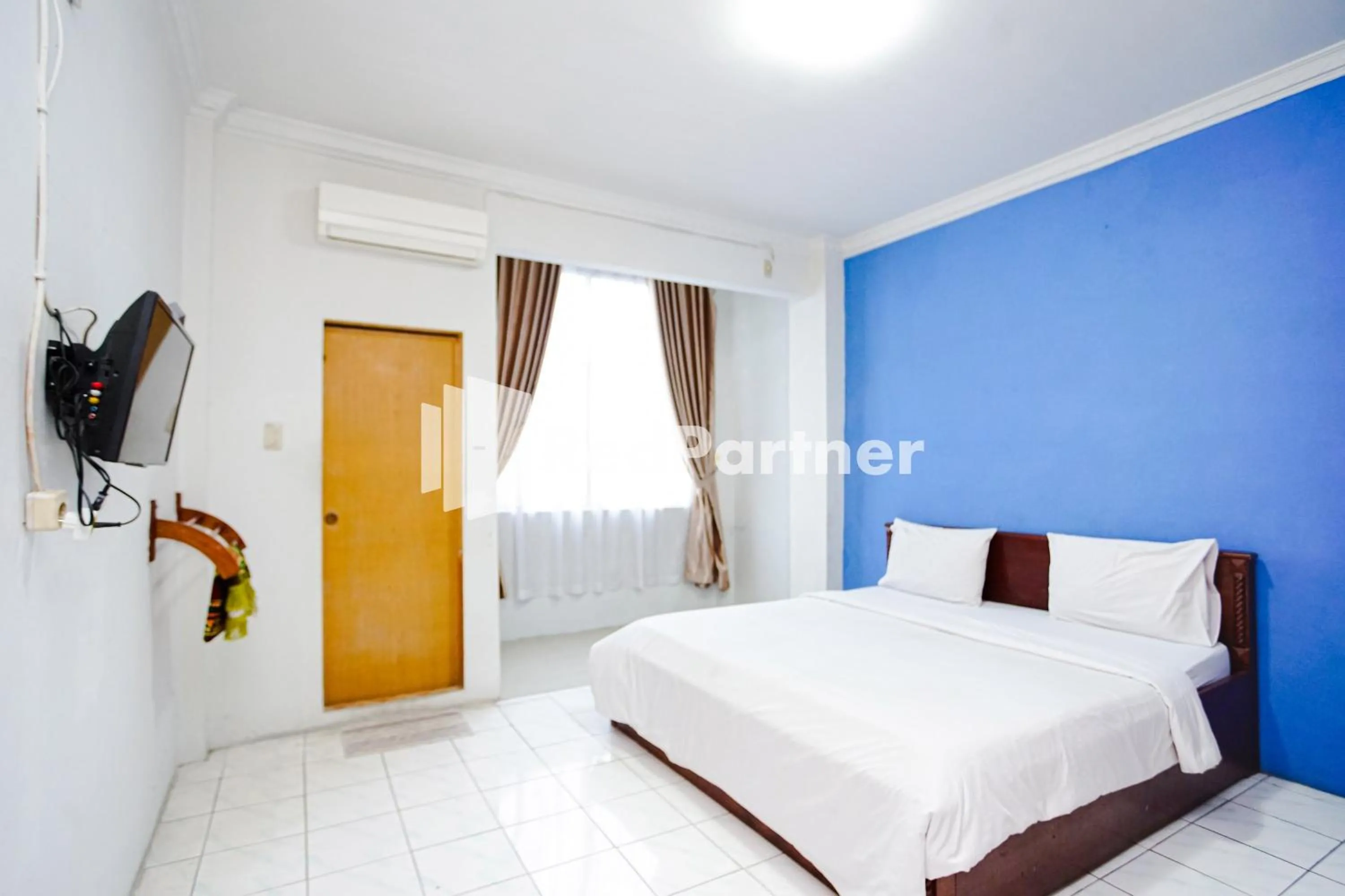 Bed in Hotel Serena Anggrek near Manhattan Times Square Mall Medan RedPartner