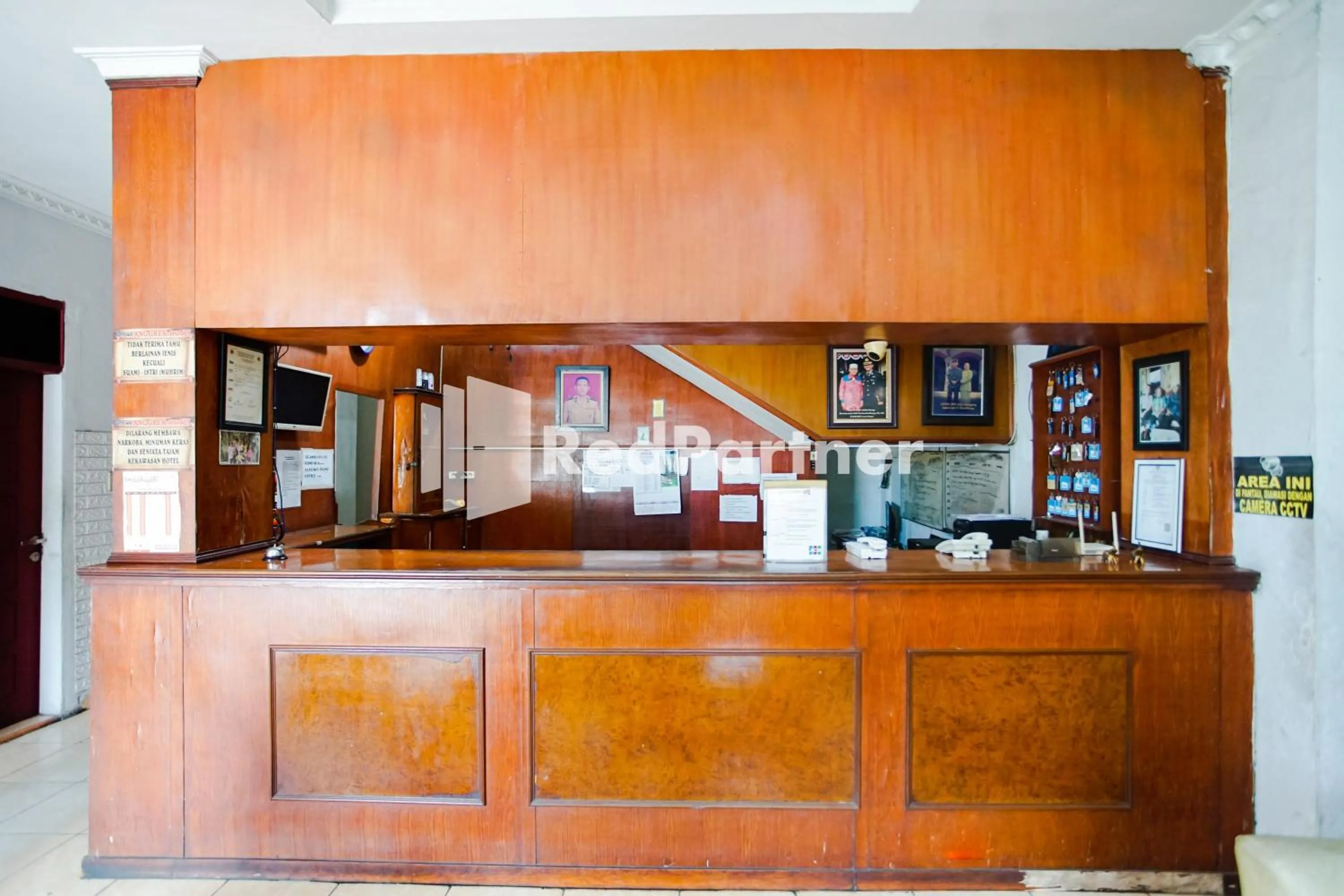 Lobby or reception in Hotel Serena Anggrek near Manhattan Times Square Mall Medan RedPartner