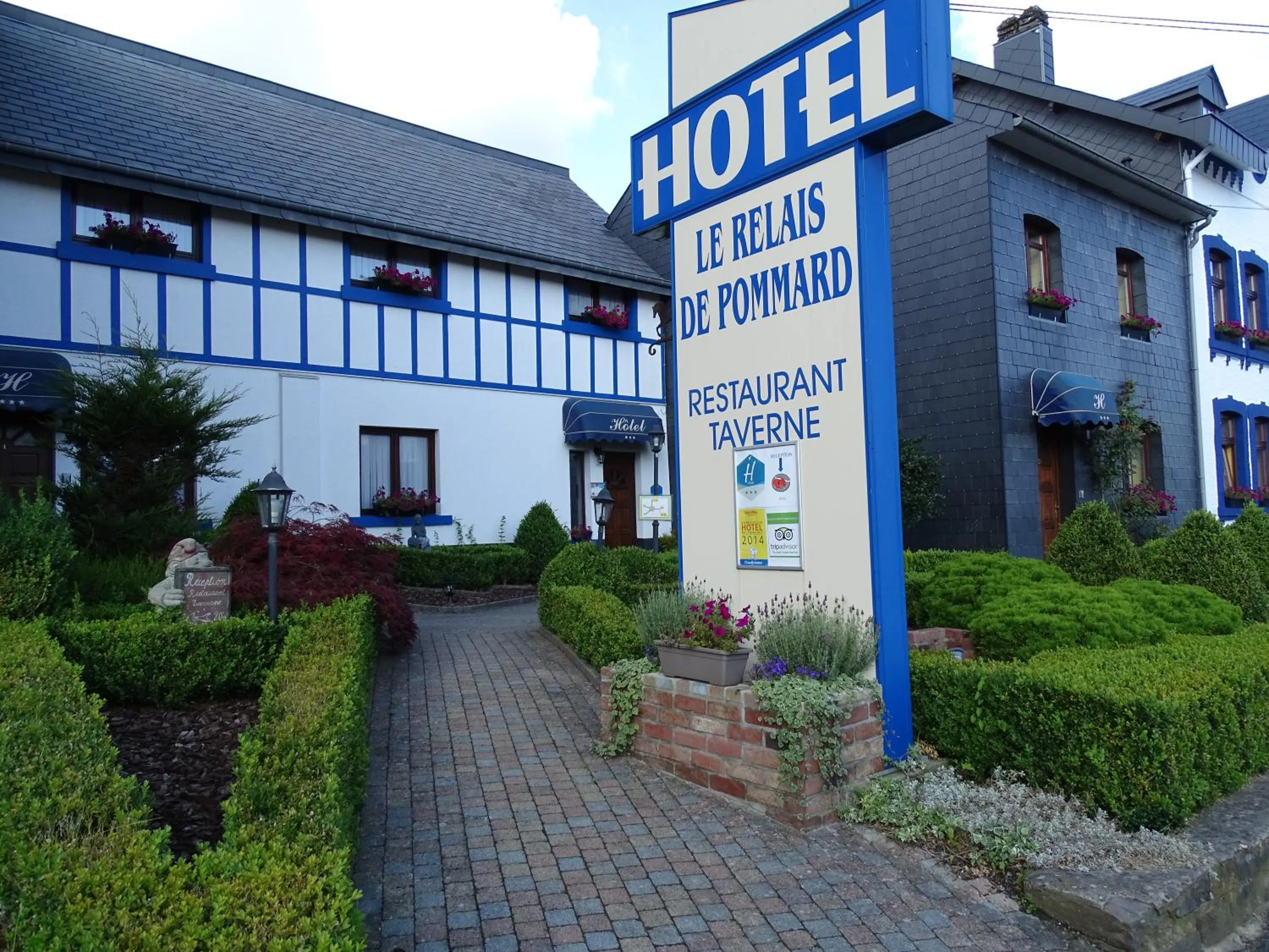 Property building in Hotel Le Relais de Pommard