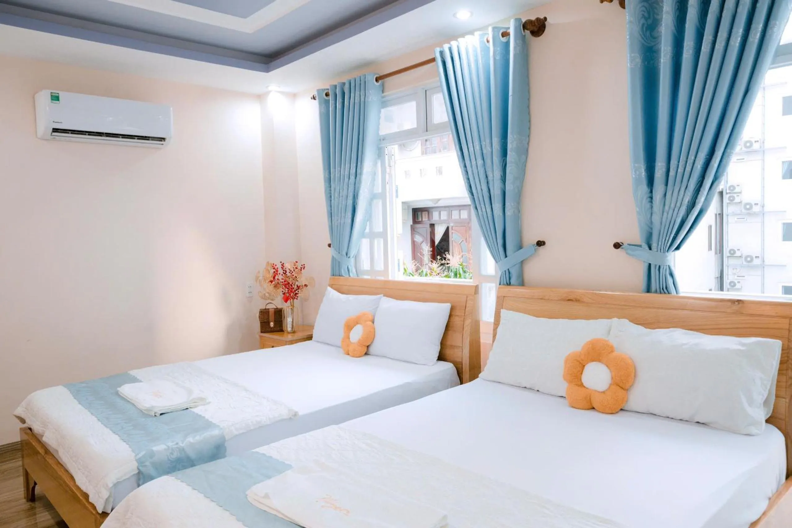 Photo of the whole room, Bed in Hotel Nắng