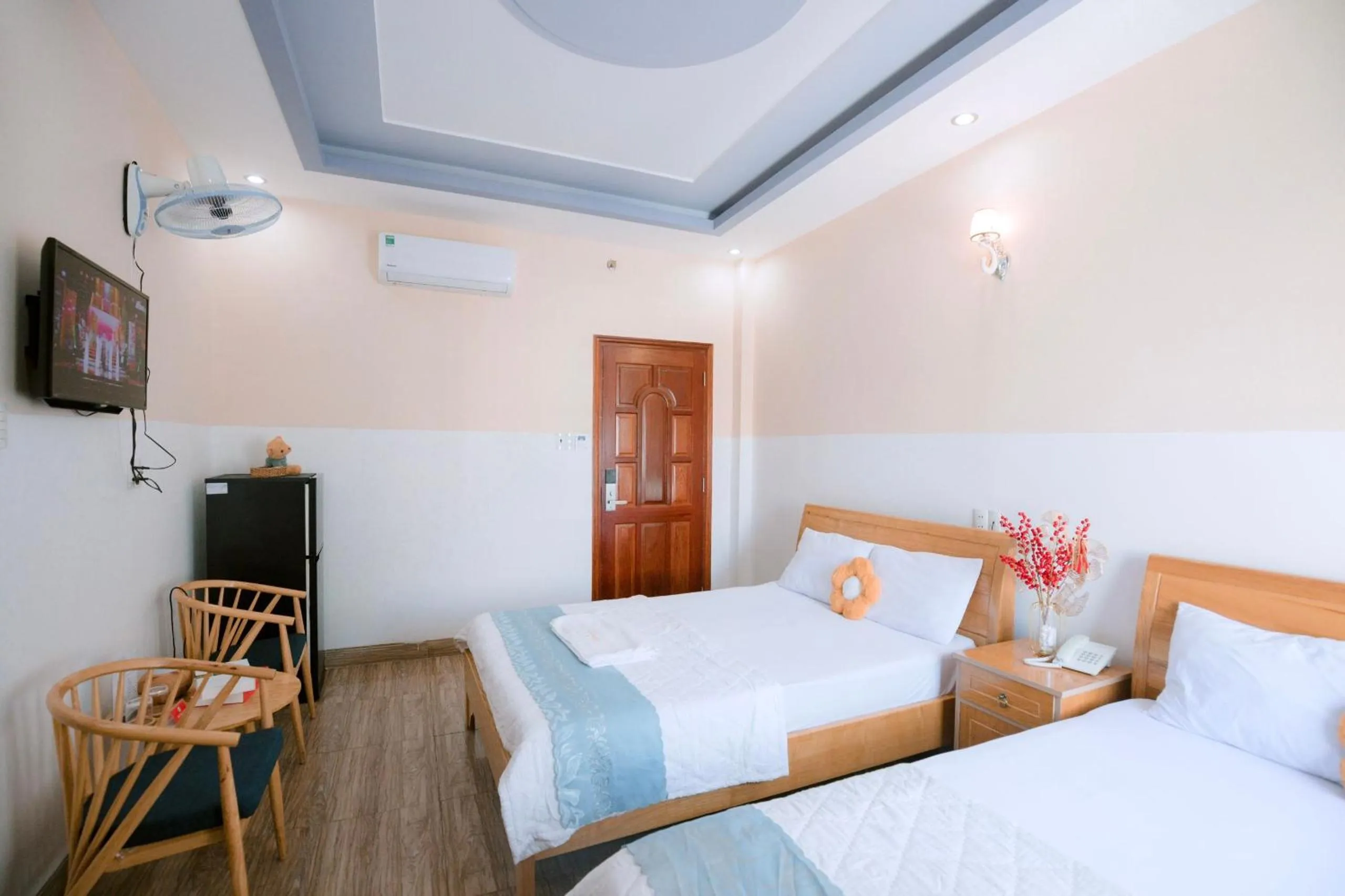 Photo of the whole room, Bed in Hotel Nắng