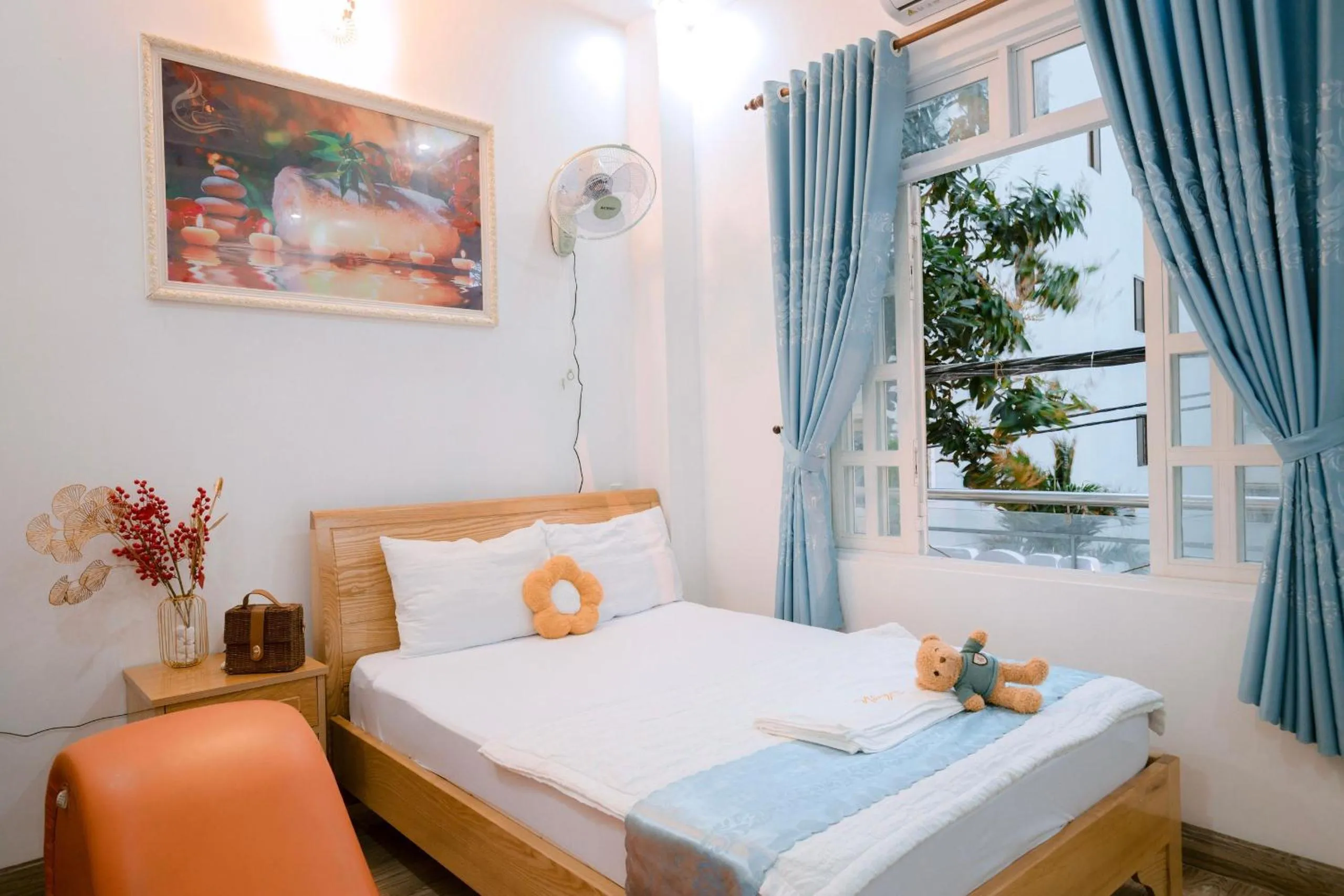 Photo of the whole room, Bed in Hotel Nắng