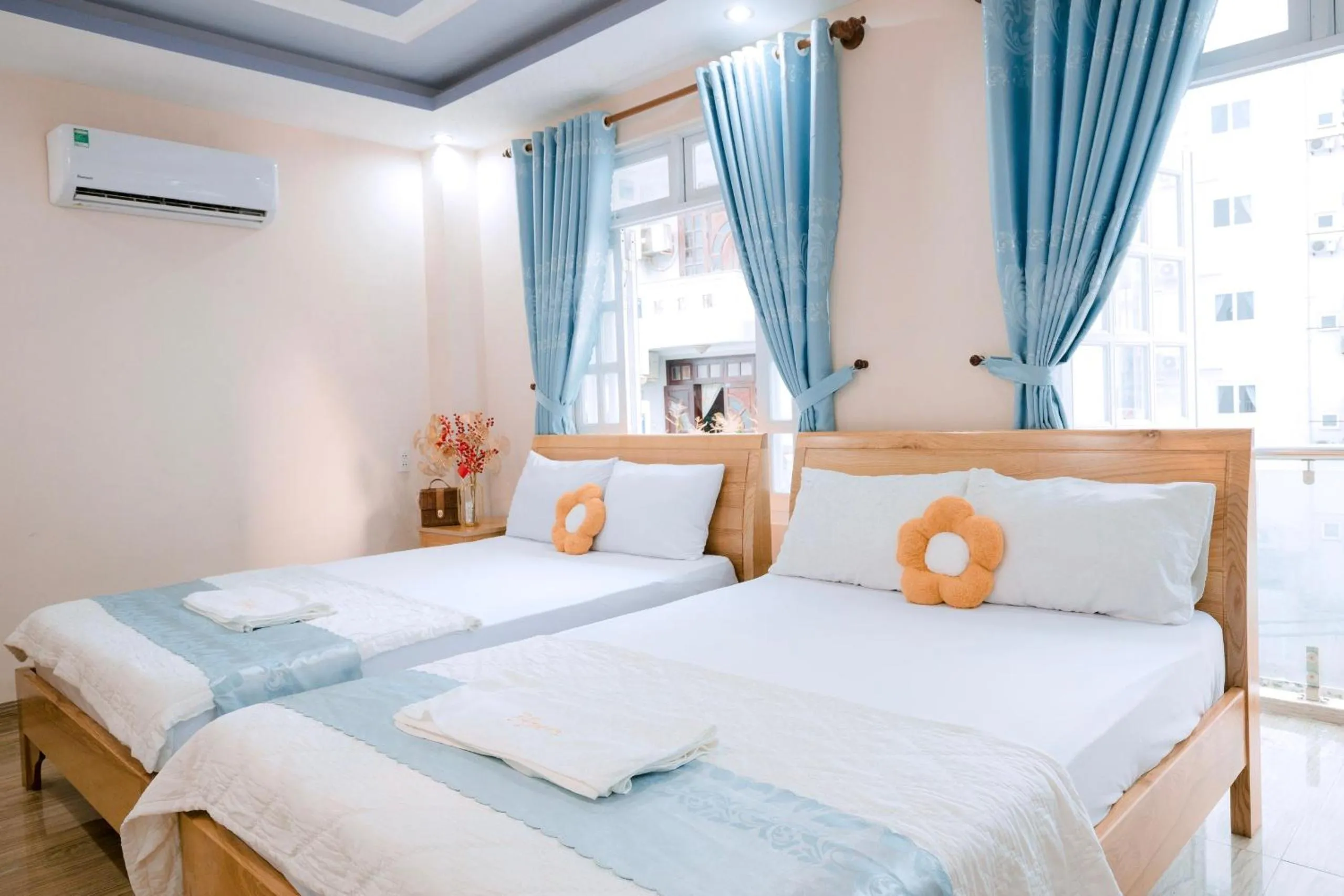 Photo of the whole room, Bed in Hotel Nắng