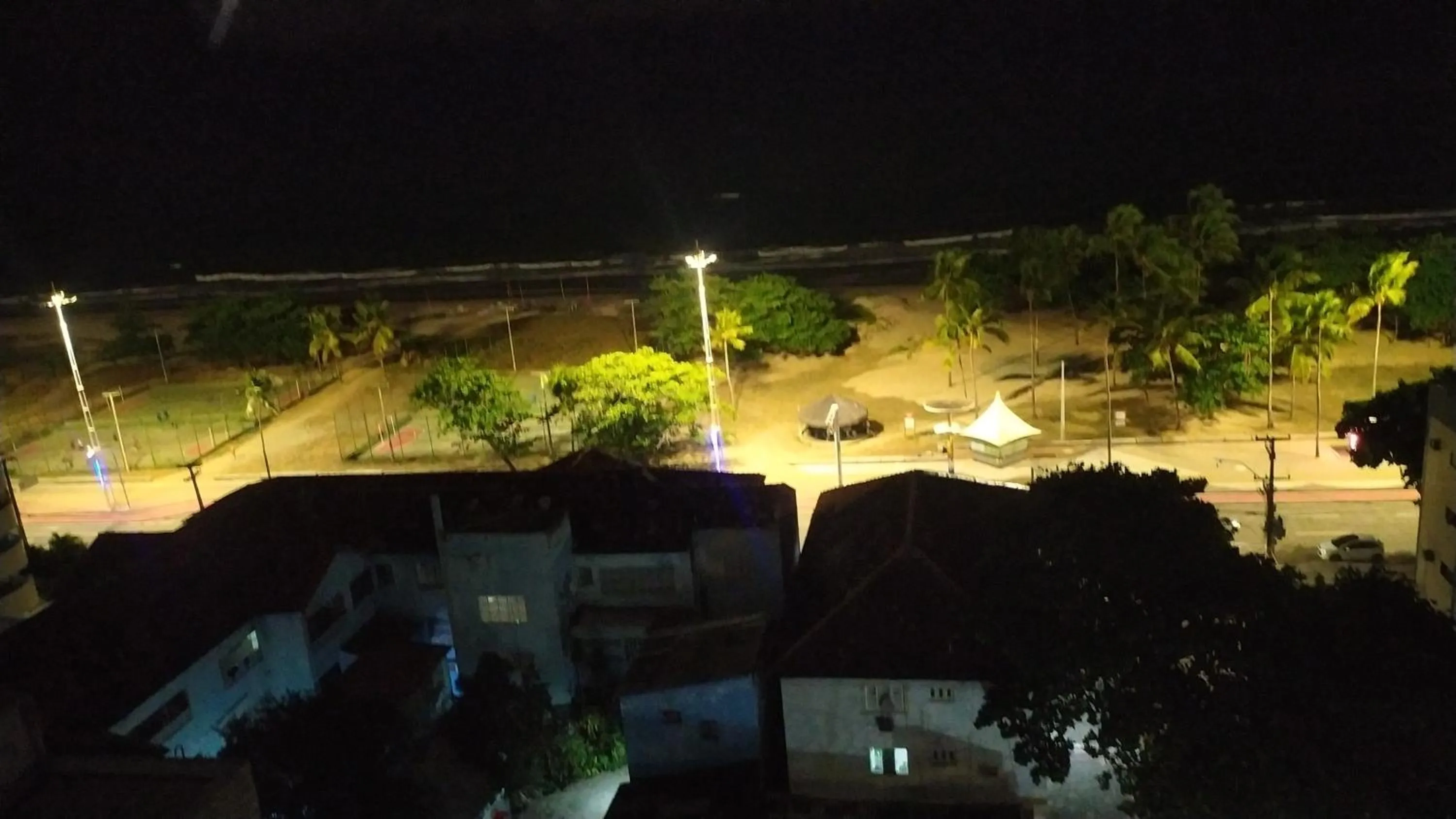 Street view in Apartamento com vista p Mar, e Piscina na Cobertura do Prédio