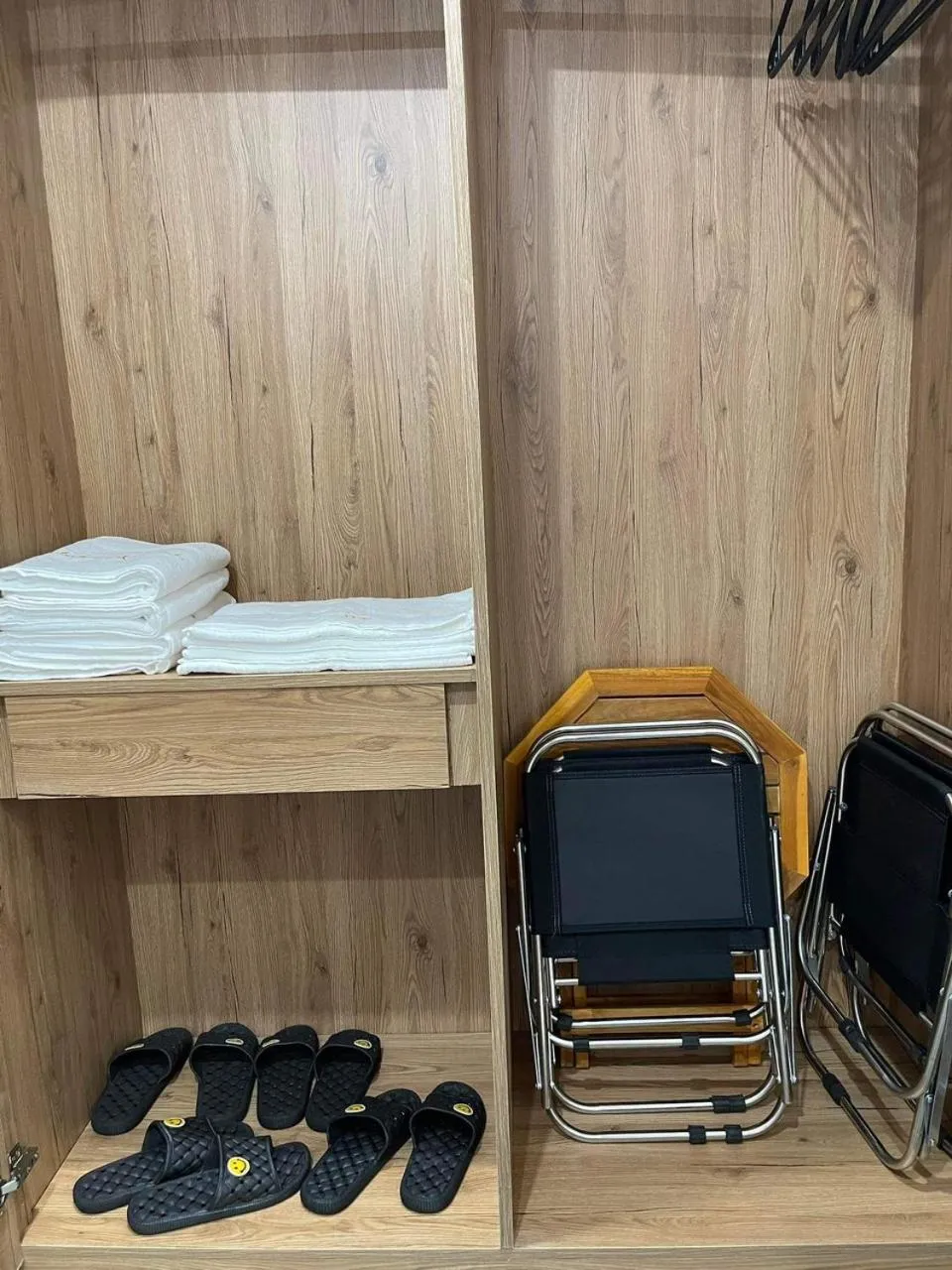 wardrobe in Mai Hotel