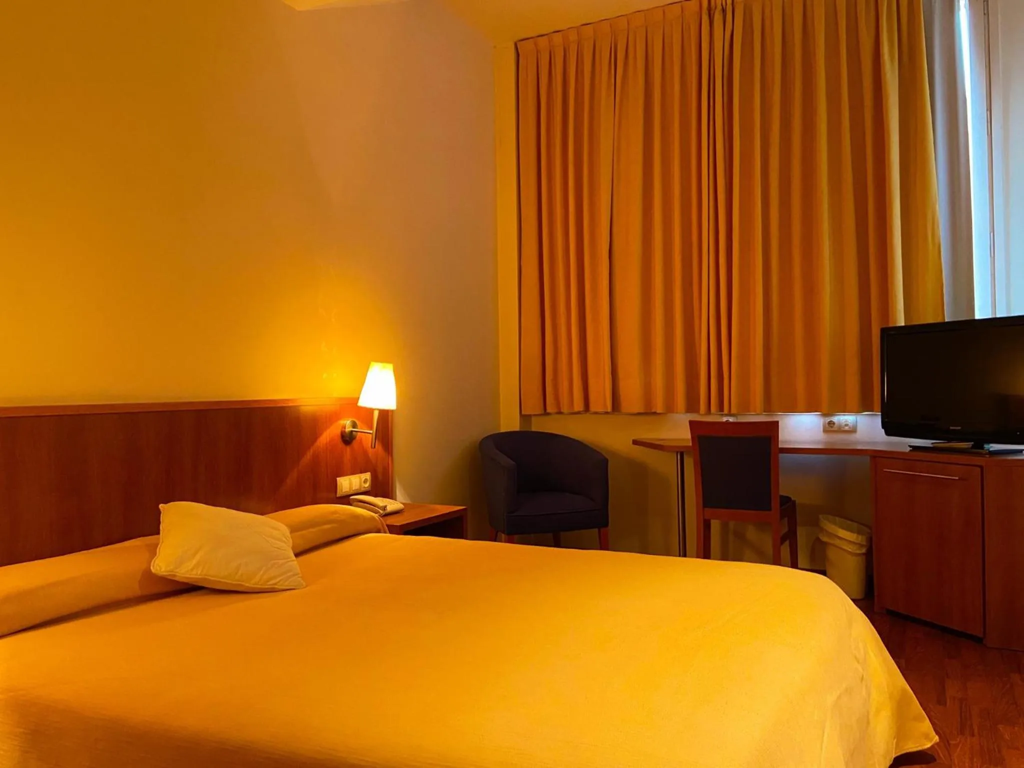 Photo of the whole room, Bed in Hotel Berga Park