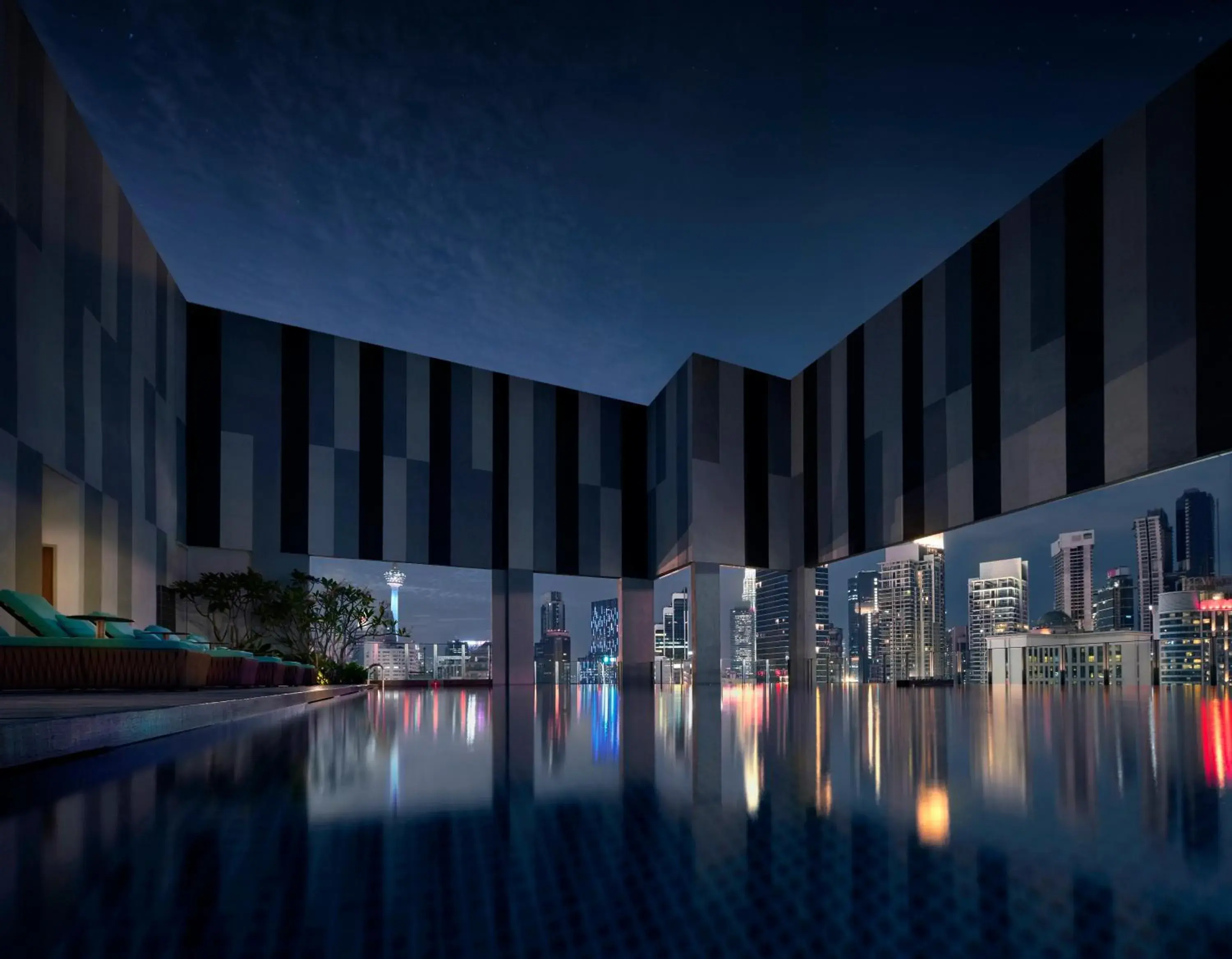 Swimming pool in Pan Pacific Serviced Suites Kuala Lumpur Swimming pool in Pan Pacific Serviced Suites Kuala Lumpur