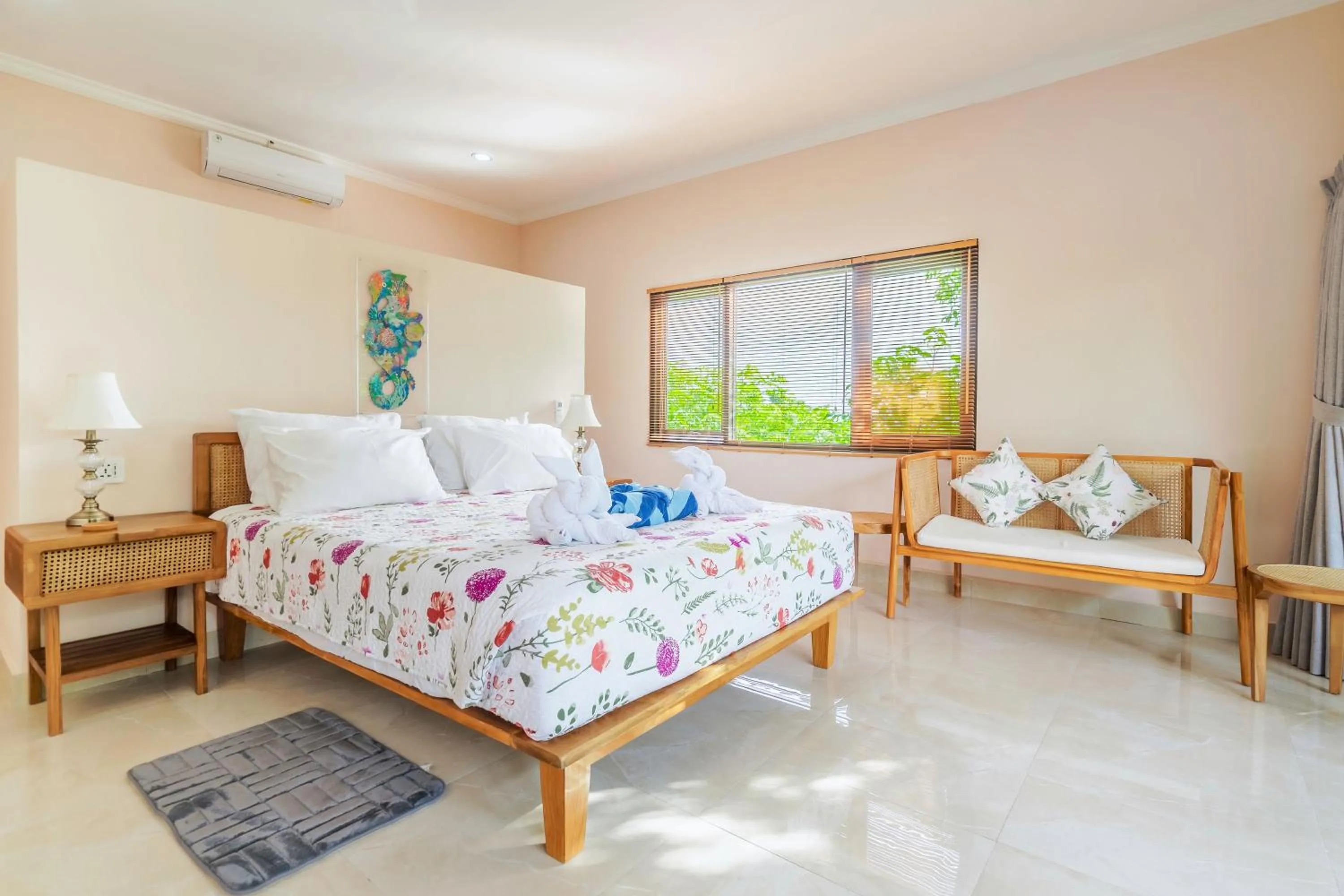 Bed in Lunar Dive Resort: Bamboo Villas