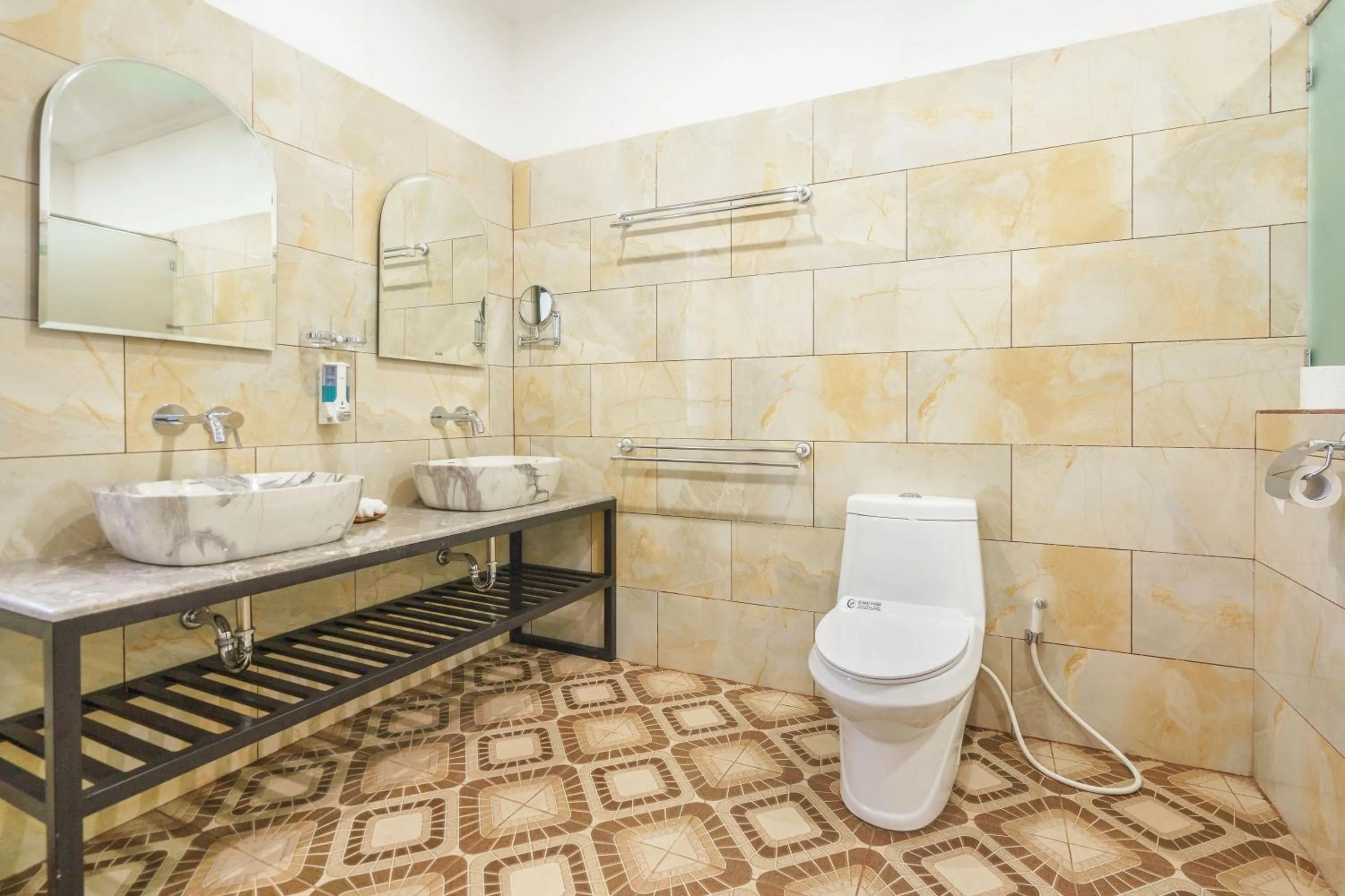 Bathroom in Lunar Dive Resort: Bamboo Villas