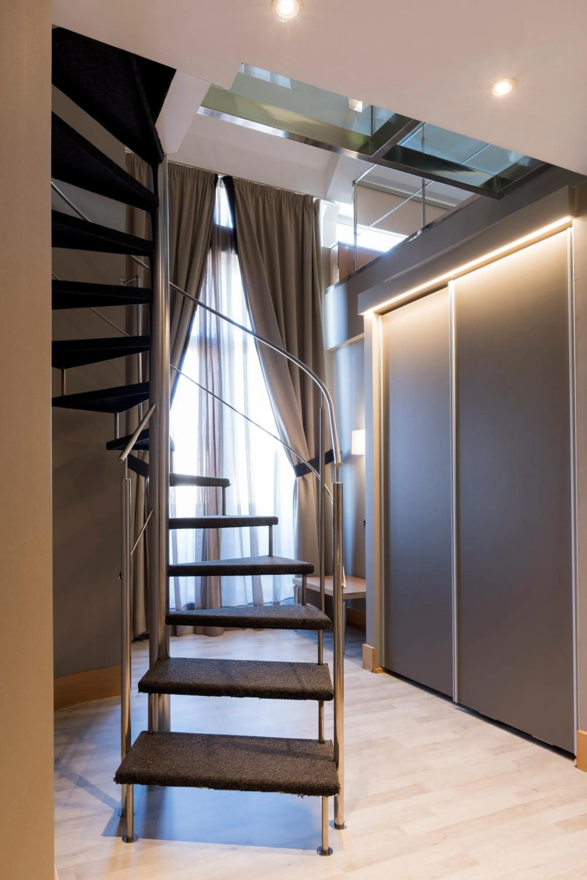 Decorative detail in Hotel Plaza