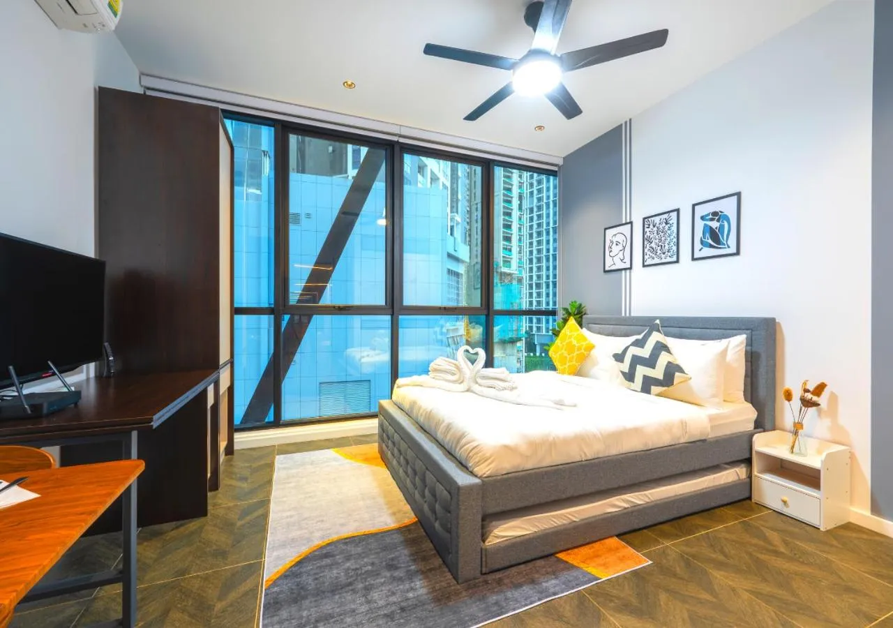 Bedroom, Bed in Greystone Scarletz Suites