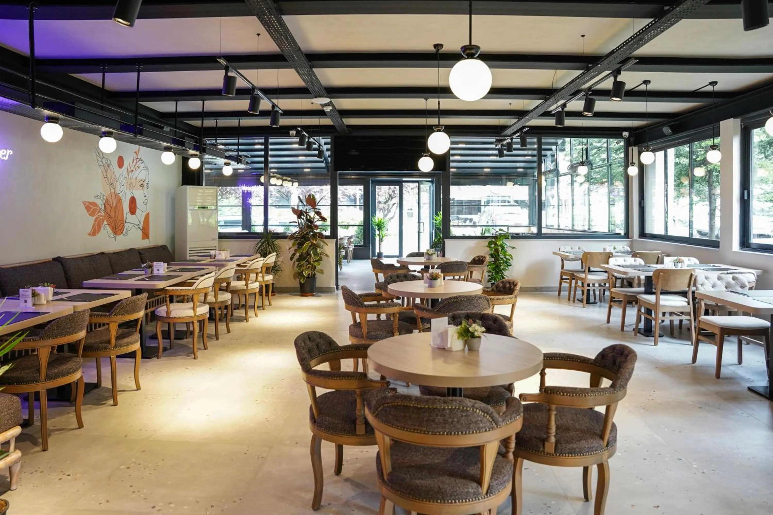 Restaurant/places to eat in Resun Hotel