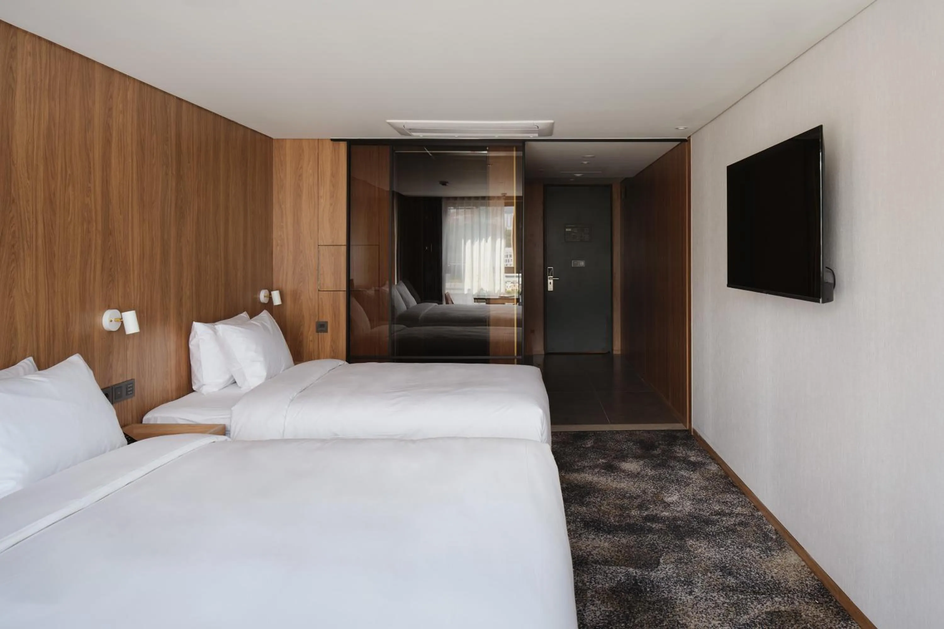 Bedroom, Bed in Hotel tt Gupo