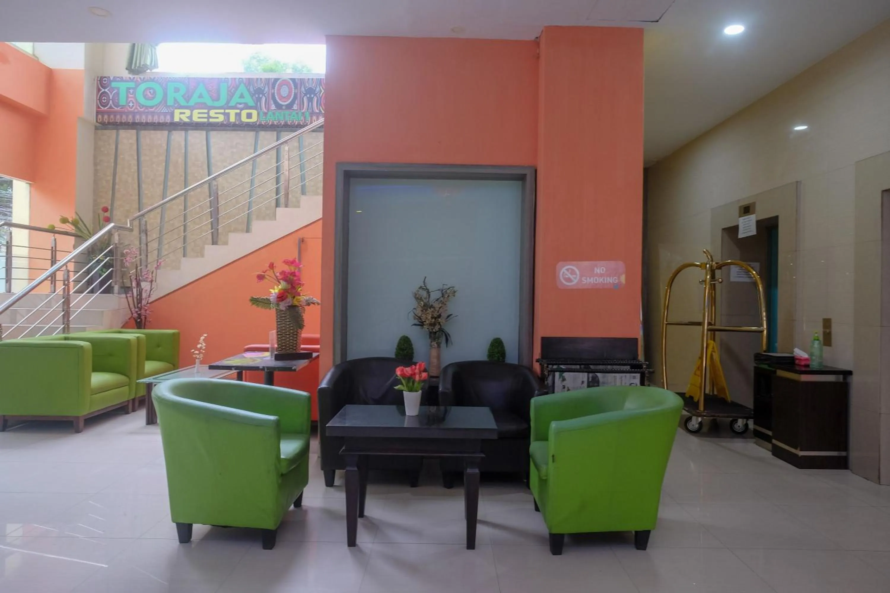 Living room in Sans Hotel Lynt Makassar