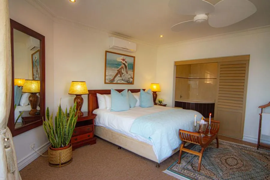 Bedroom, Bed in Burnham House B&B