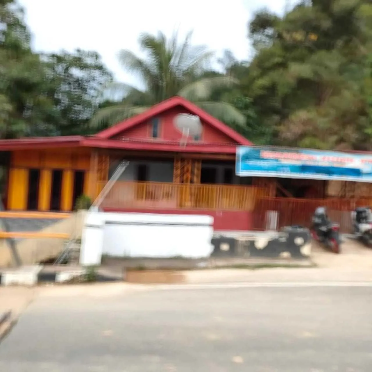 Facade/entrance in EXPRESS O 91702 Mandeh Homestay Syariah Near Bank Nagari PT Bank Pembangunan Daerah (BPD) Sumbar Cabang Painan