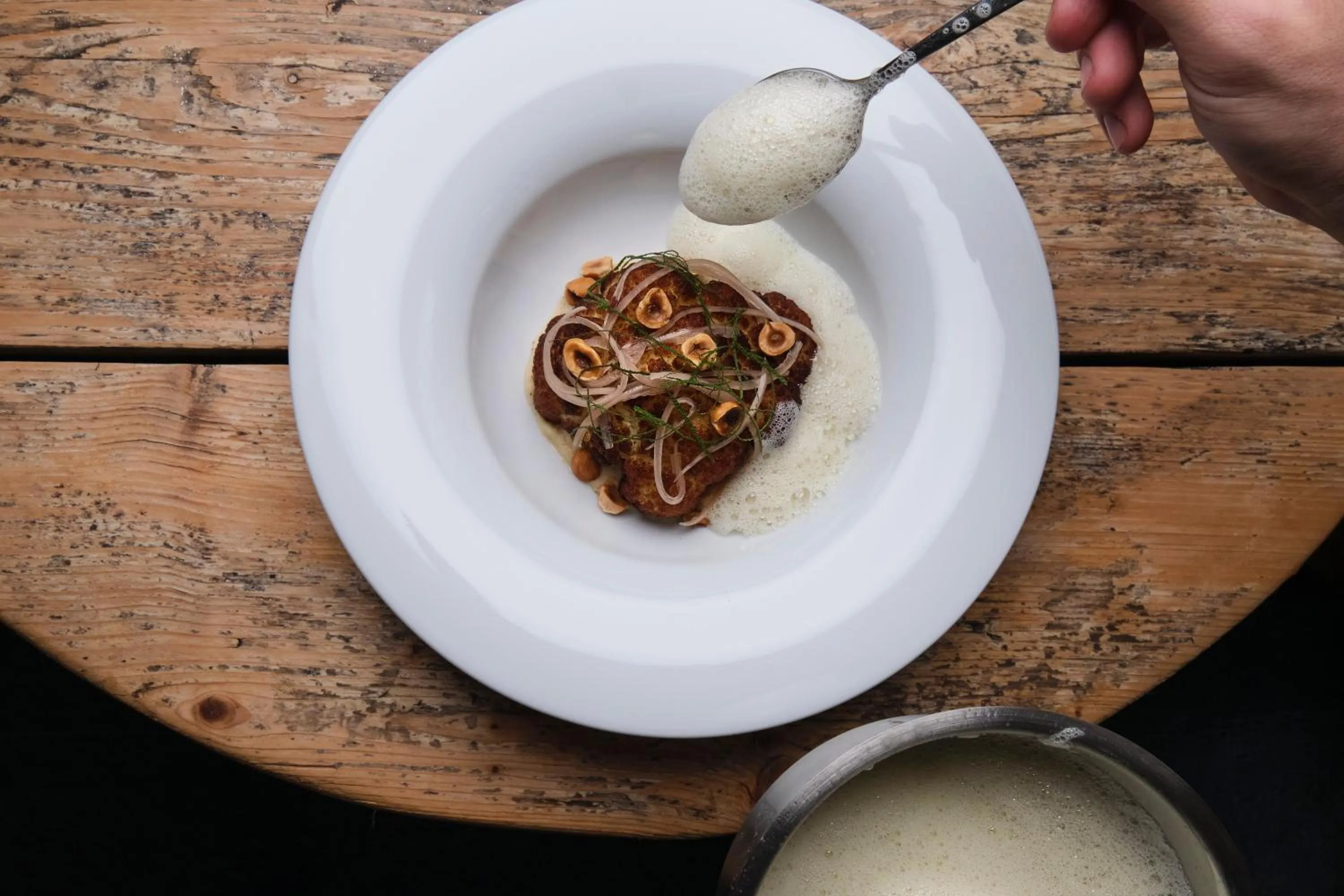 Restaurant/places to eat in Geulzicht Hotel