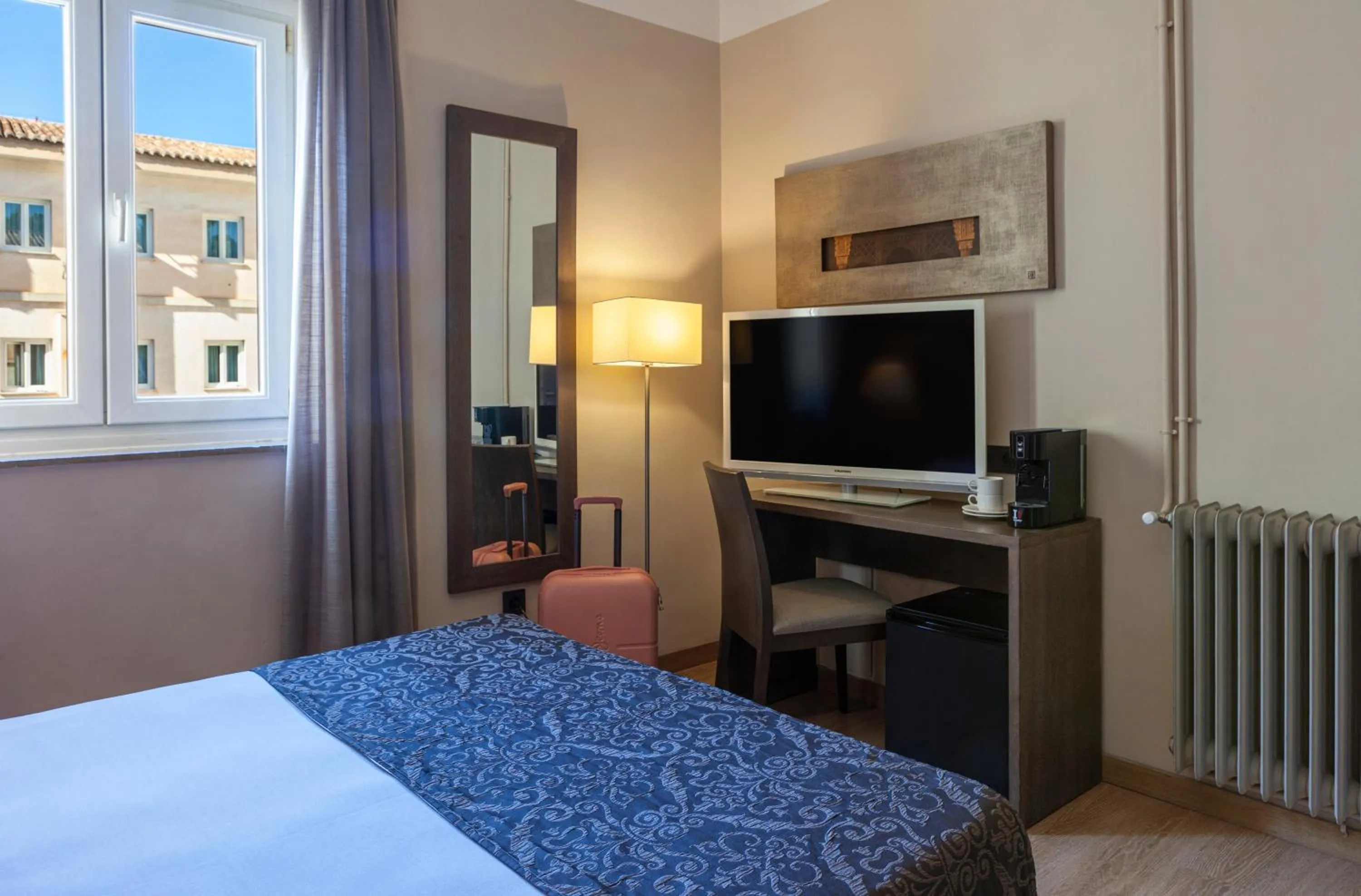 Photo of the whole room, Bed in Hotel Macià Monasterio de los Basilios