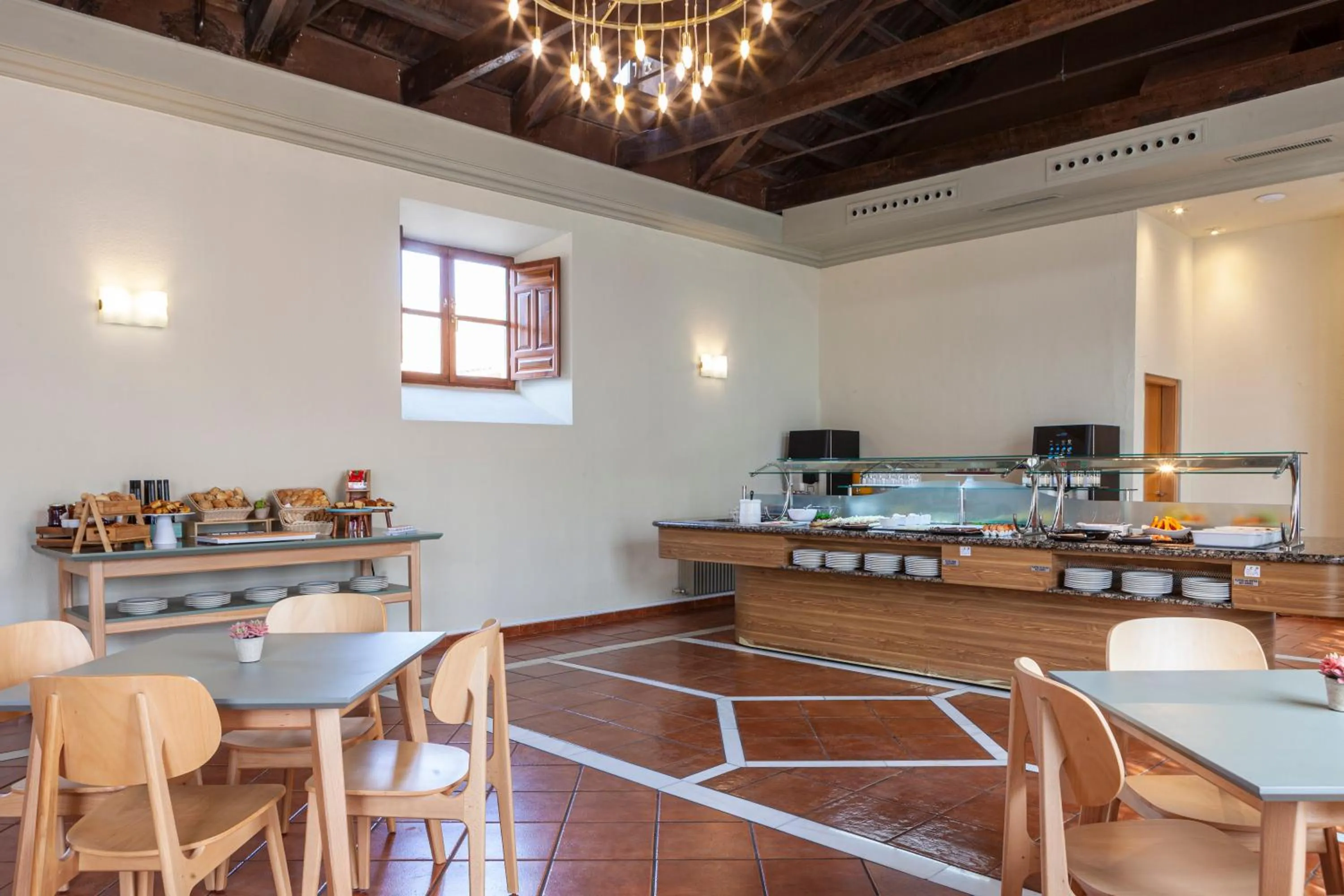 Buffet breakfast in Hotel Macià Monasterio de los Basilios