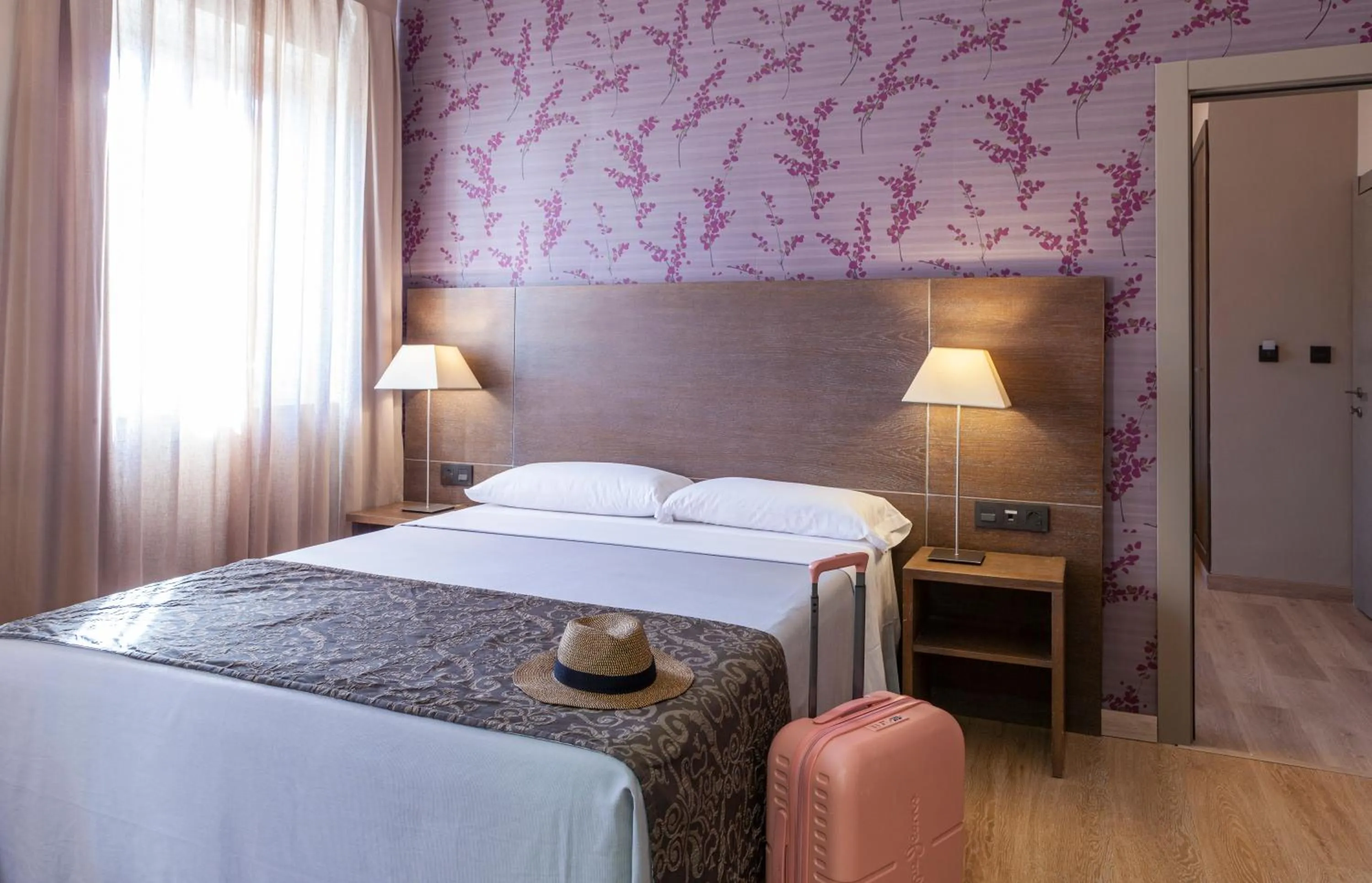 Photo of the whole room, Bed in Hotel Macià Monasterio de los Basilios