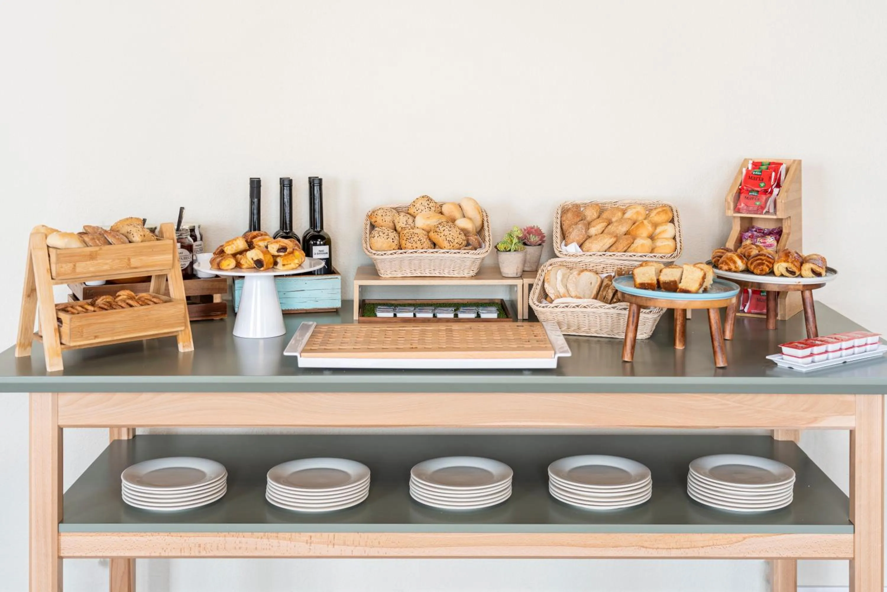 Buffet breakfast in Hotel Macià Monasterio de los Basilios