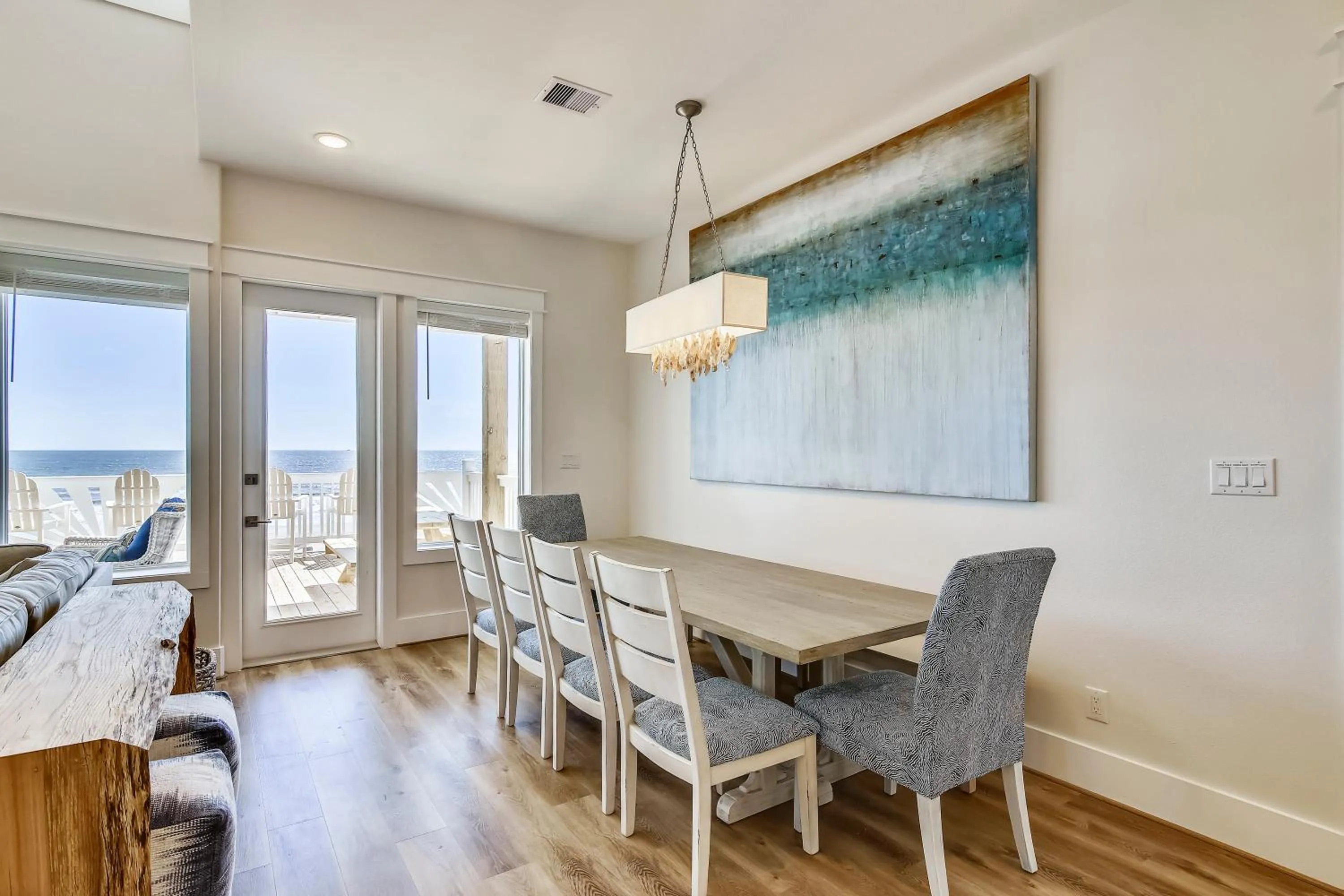 Living room in The Gulf Goddess