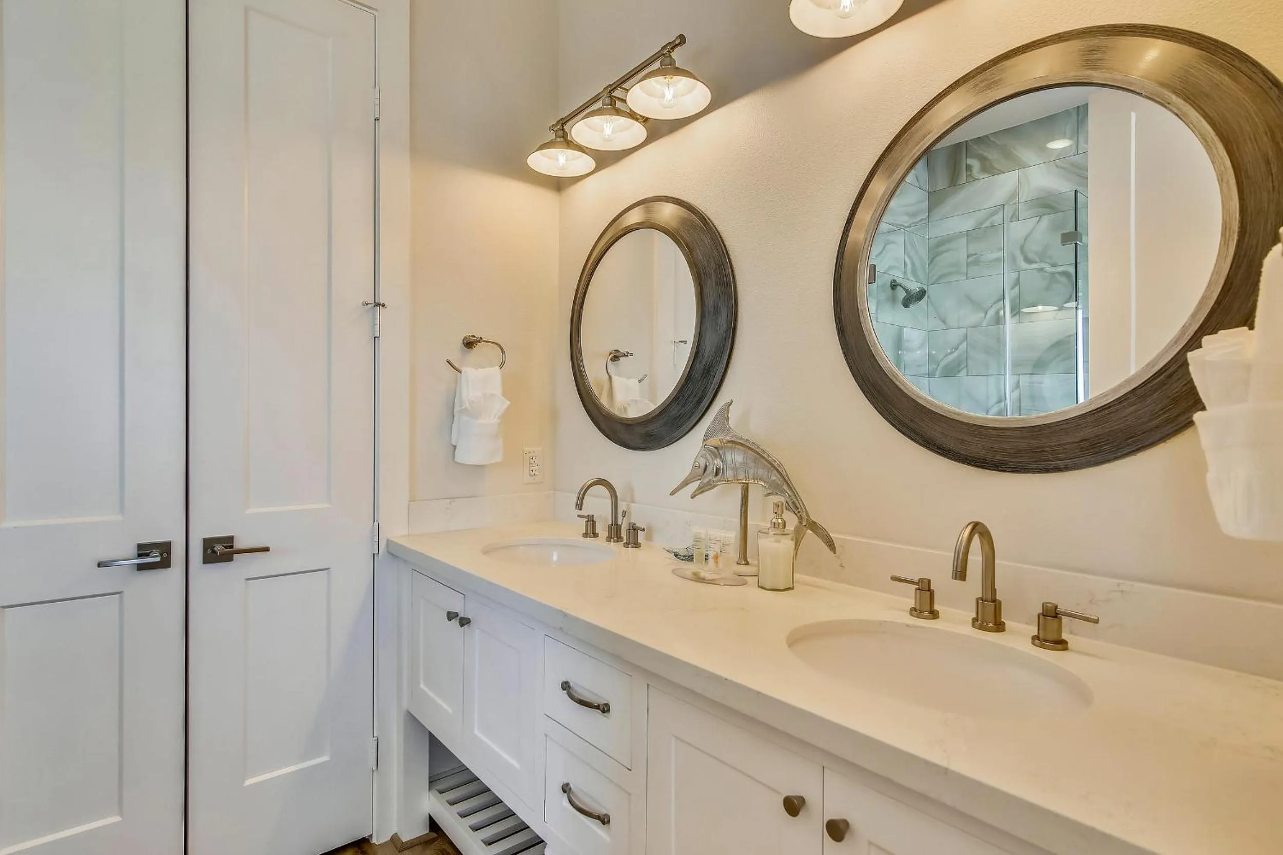 Property building in The Gulf Goddess