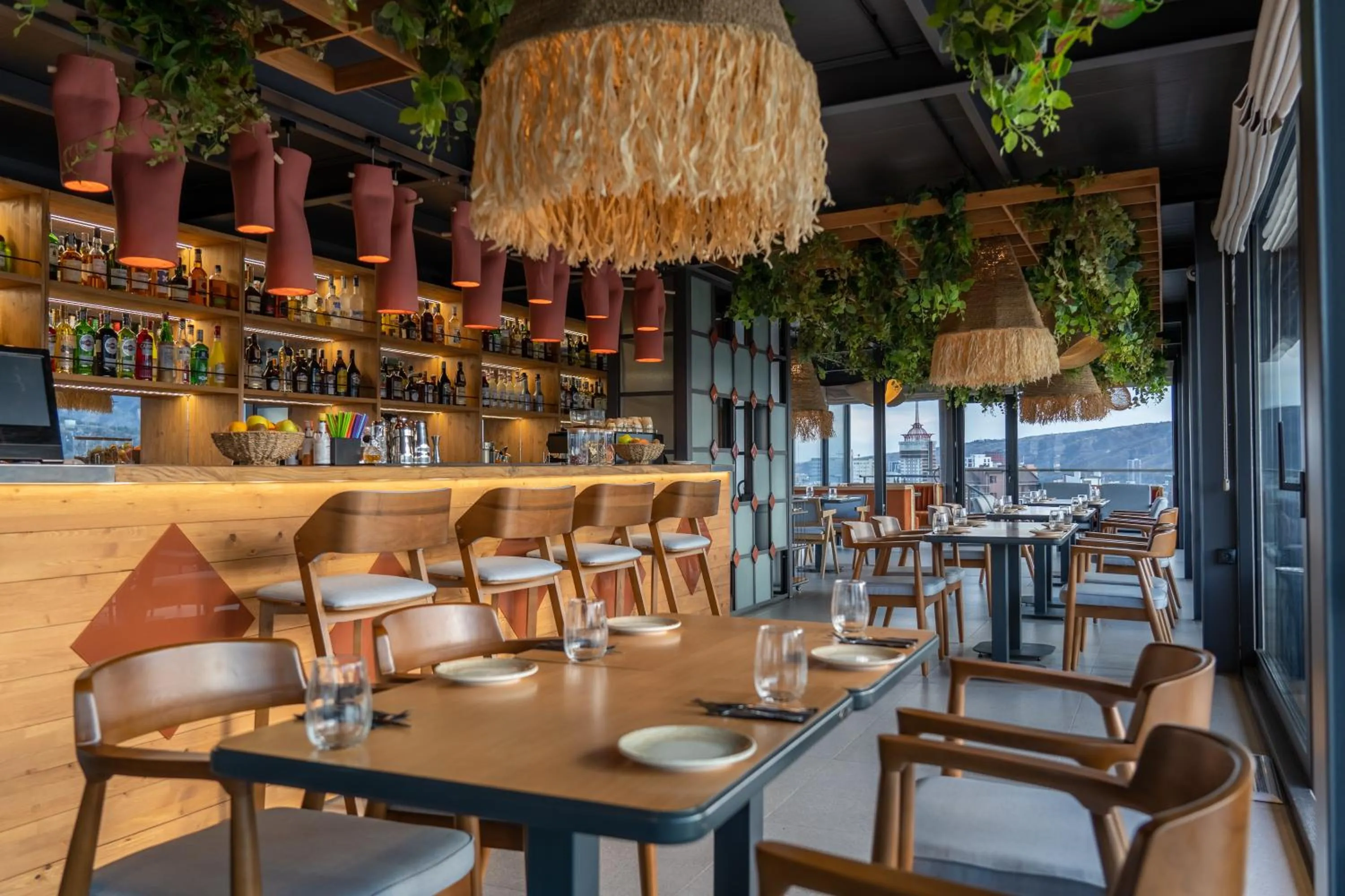 Restaurant/places to eat in Hotel 21