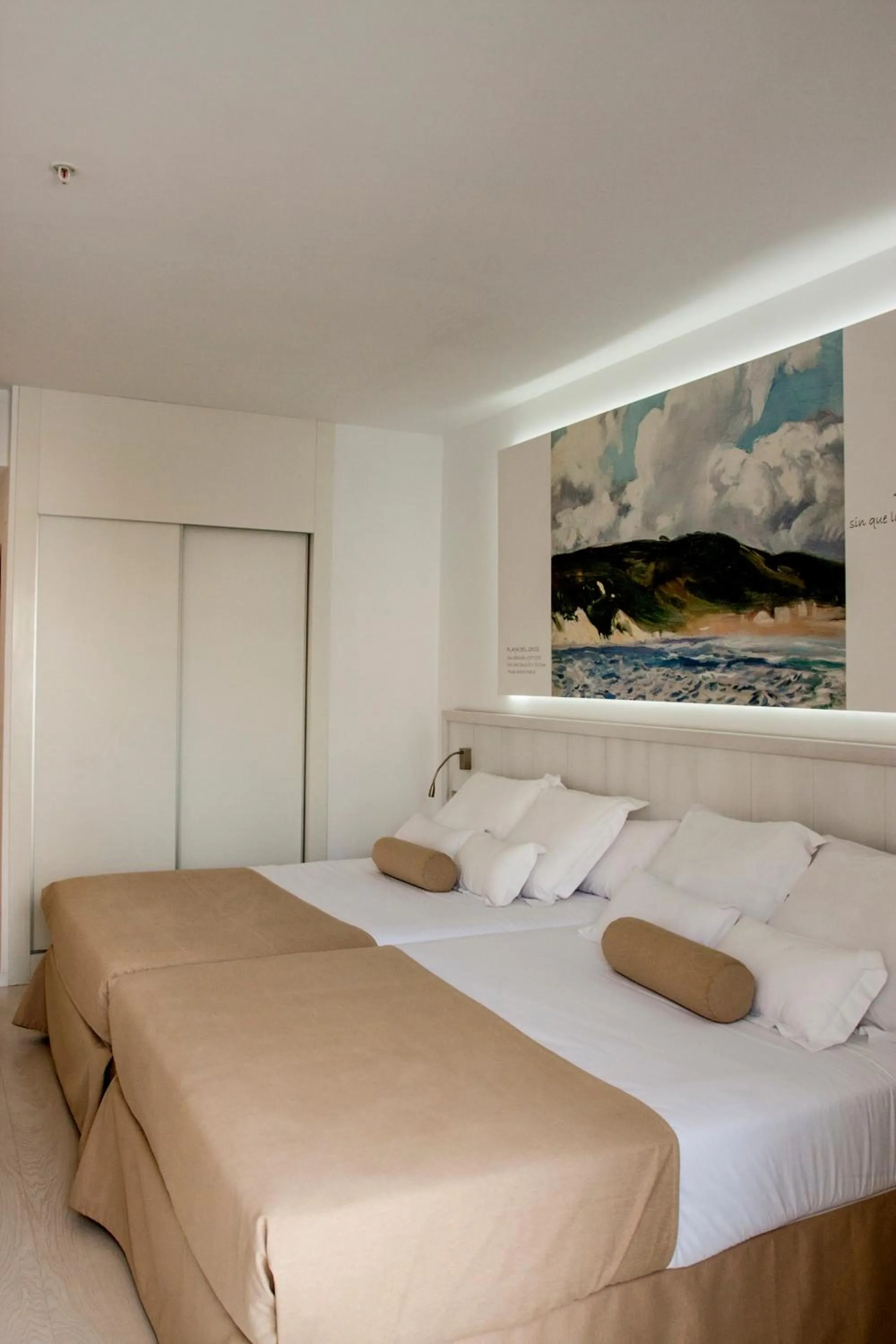 Bedroom, Bed in Villa Luz Design & Art Hotel