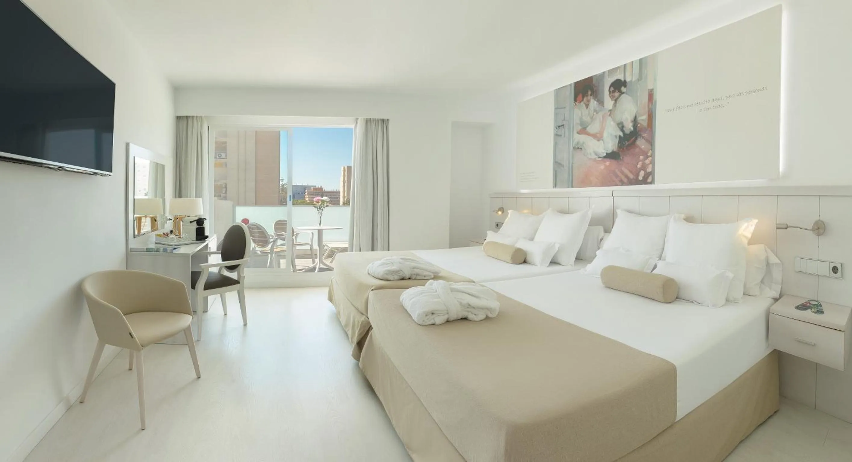 Bed in Villa Luz Design & Art Hotel